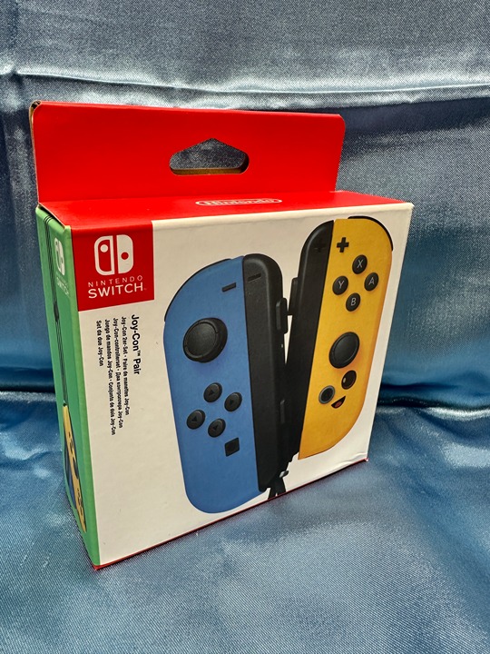 Nintendo Switch Joy-Con Controllers (L/R) - FORTNITE 2 Banana pair Wireless