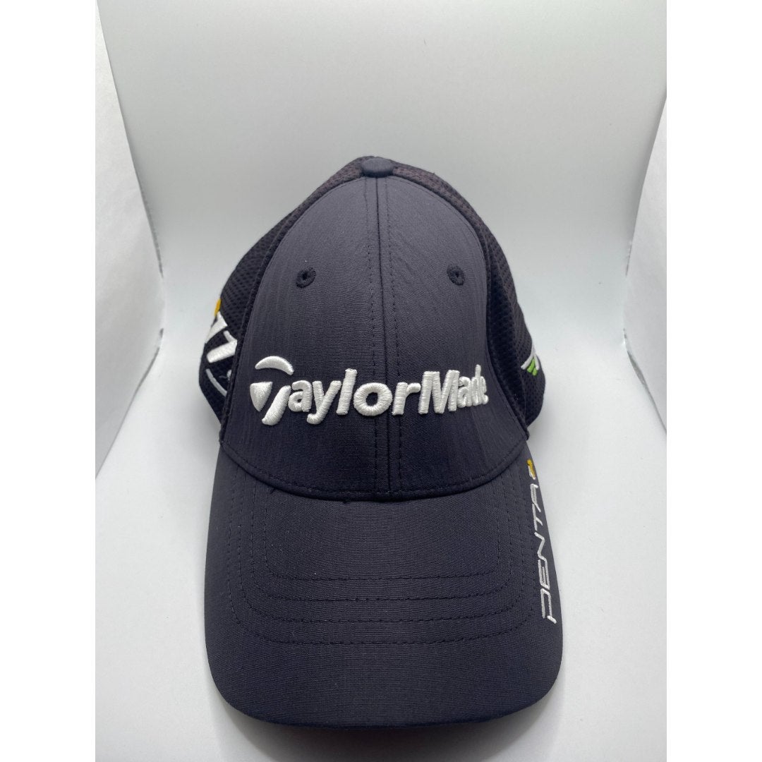 ハワイ限定 TaylorMade Golf つば付き帽子（黒ALOHA/白地)