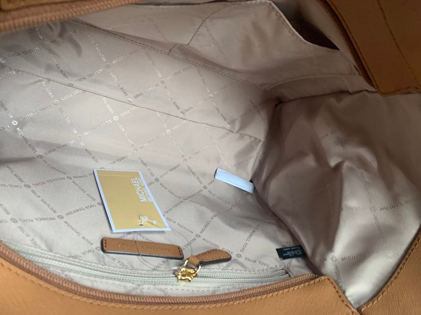 Michael Kors large chain shoulder tote