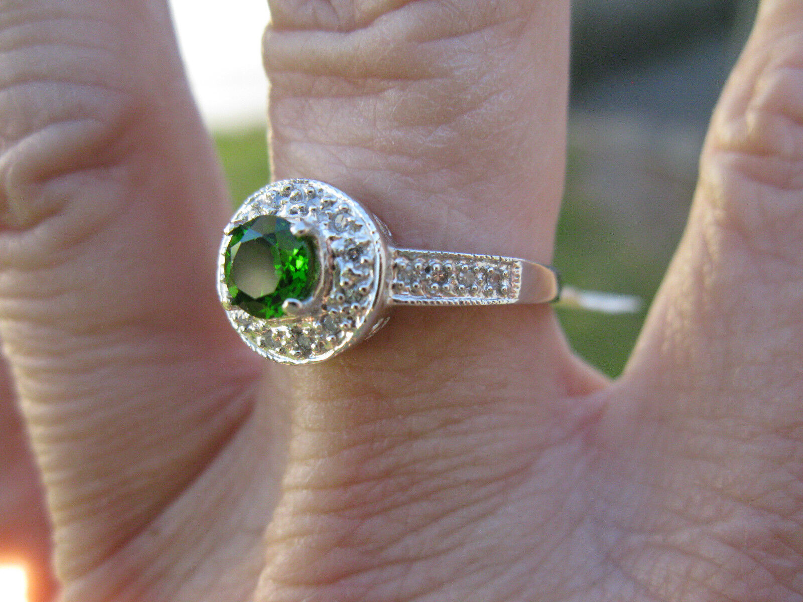 10k WHITE GOLD .82ctw FLAWLESS-VVS TSAVORITE GREEN GARNET w/DIAMONDS,CER TIFICAT