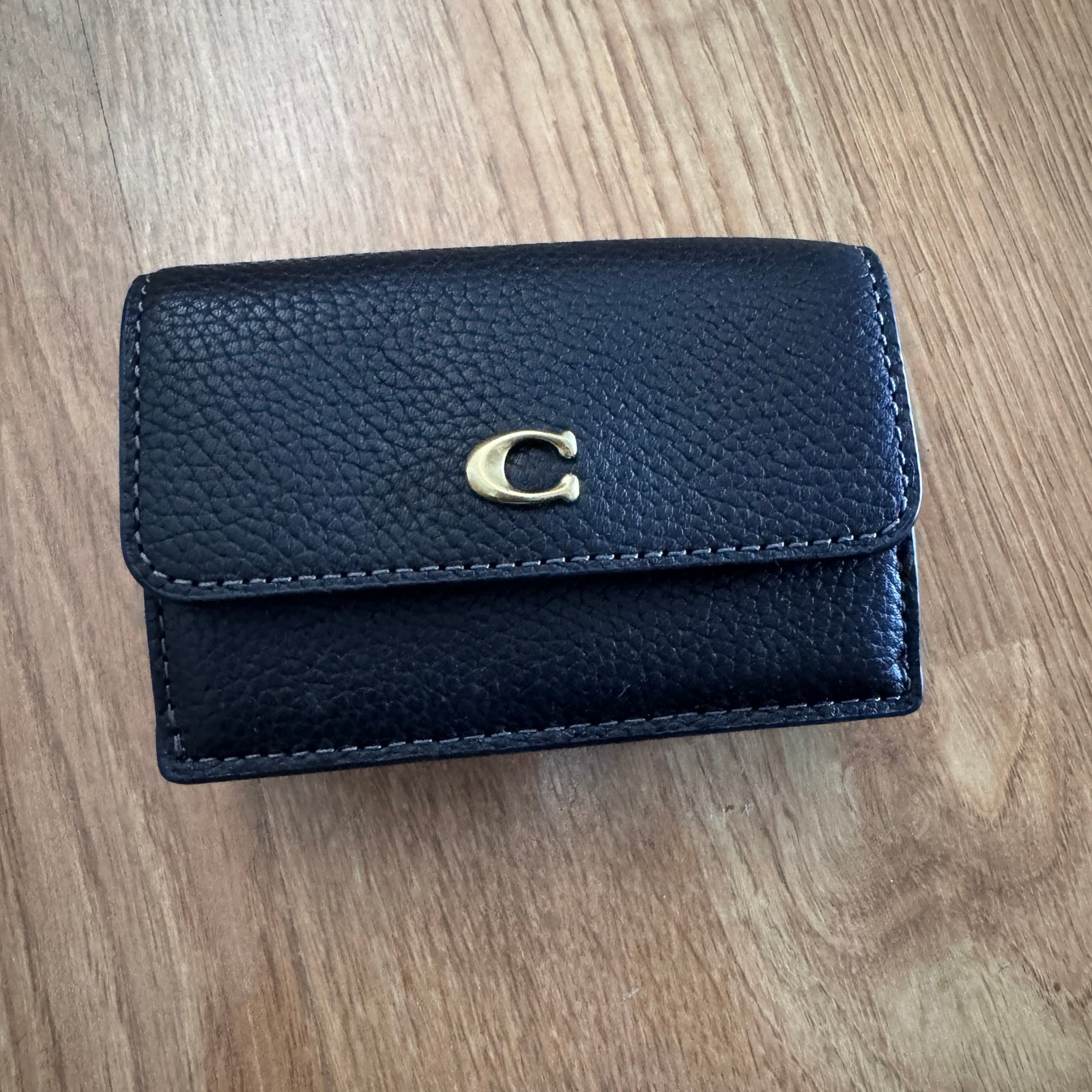 Coach Essential Mini Trifold Wallet In Black CM437
