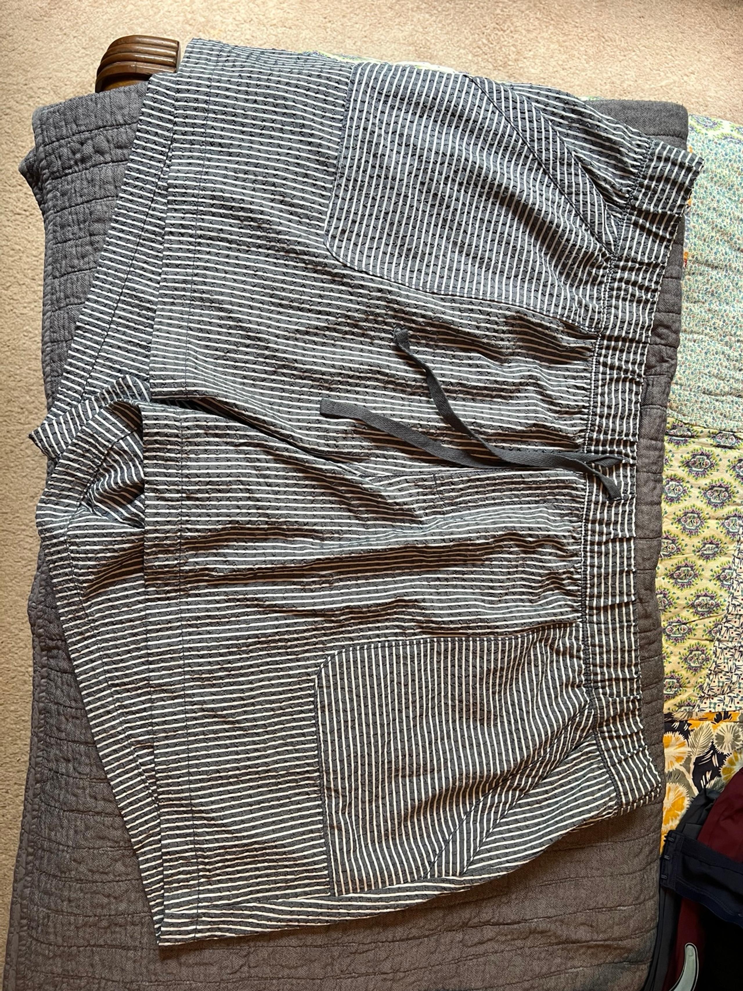 Lane Bryant women’s shorts navy stripe size 26 with drawstring plus size
