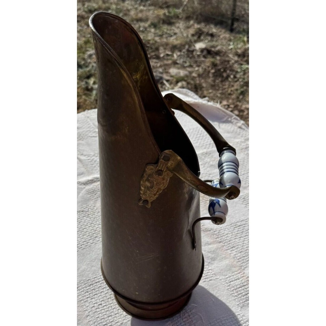 Vintage Copper/Brass Coal/Ash Scuttle Bucket Delft Porcelain Handles Brass Lion