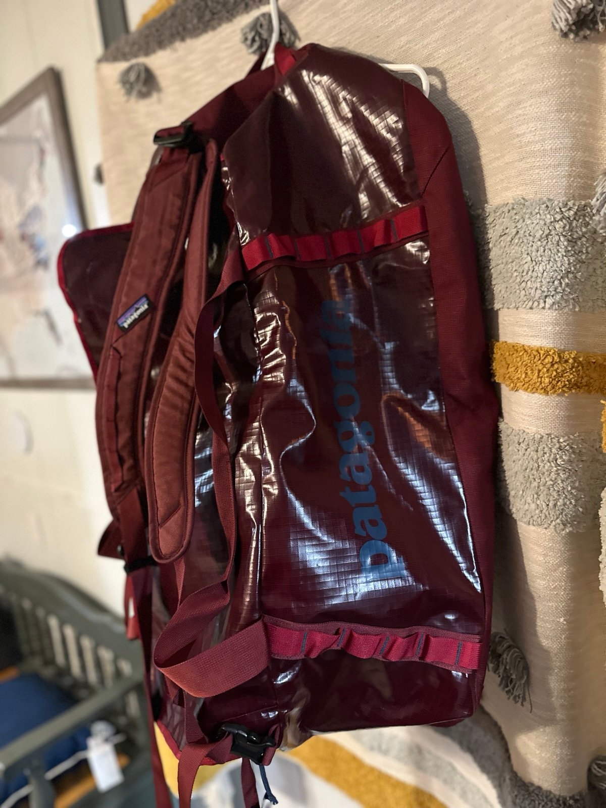 Patagonia Black Hole Duffel 70L - Wax Red - detail