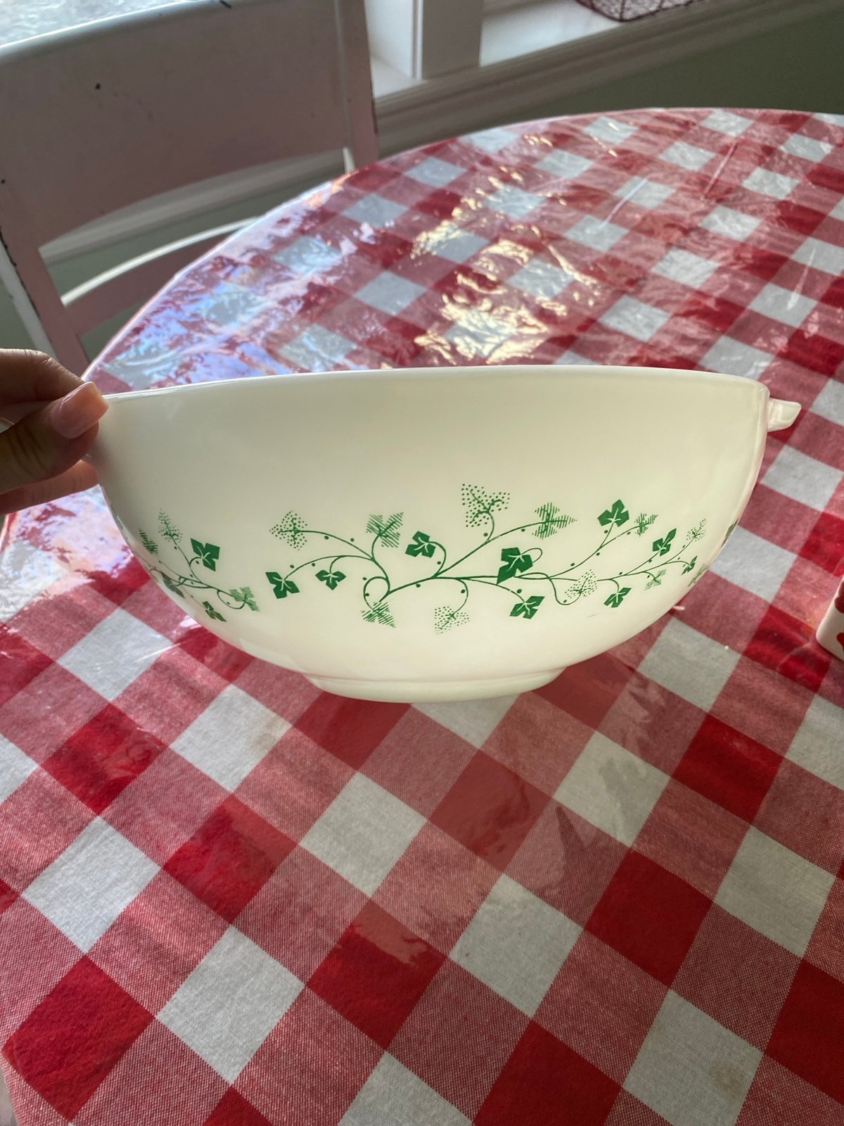 Pyrex large green ivy bowl