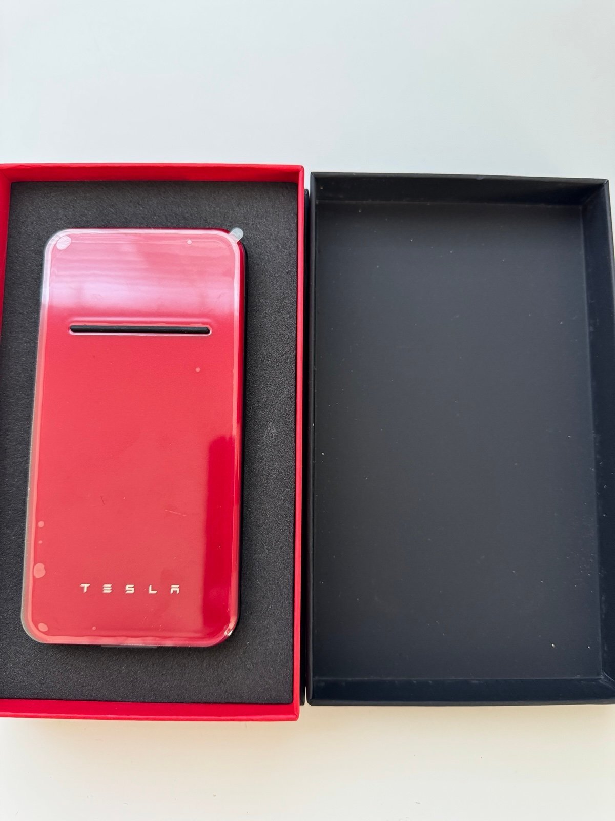Tesla Wireless Portable Charger 2.0