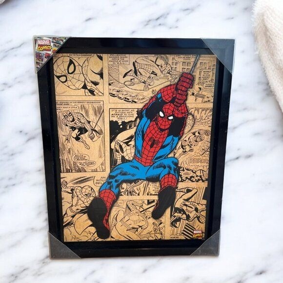 Marvel Comics Spiderman Framed Art Print 21x17 Licensed Avengers