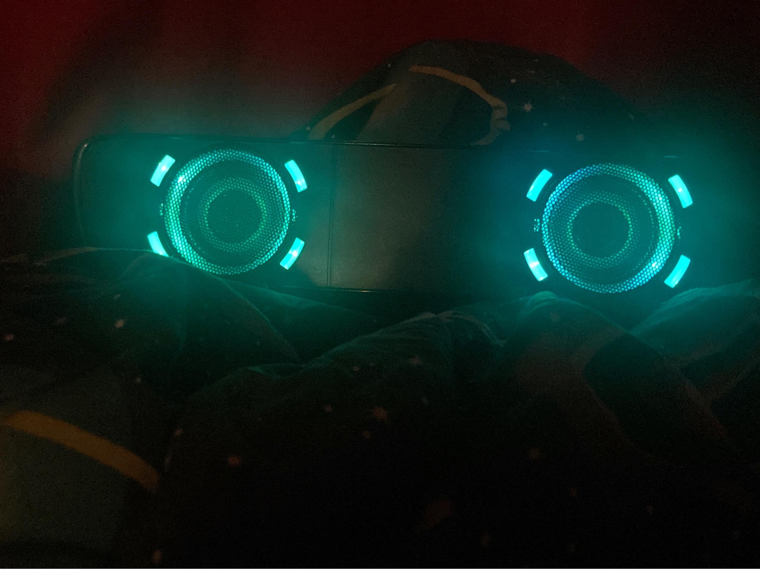 Wireless speaker multi change colors