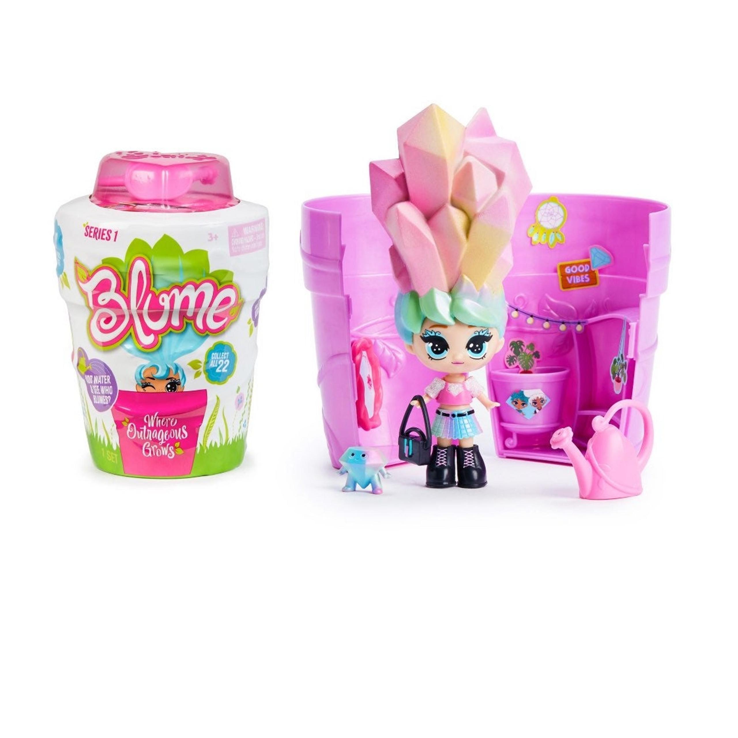 Blume Doll