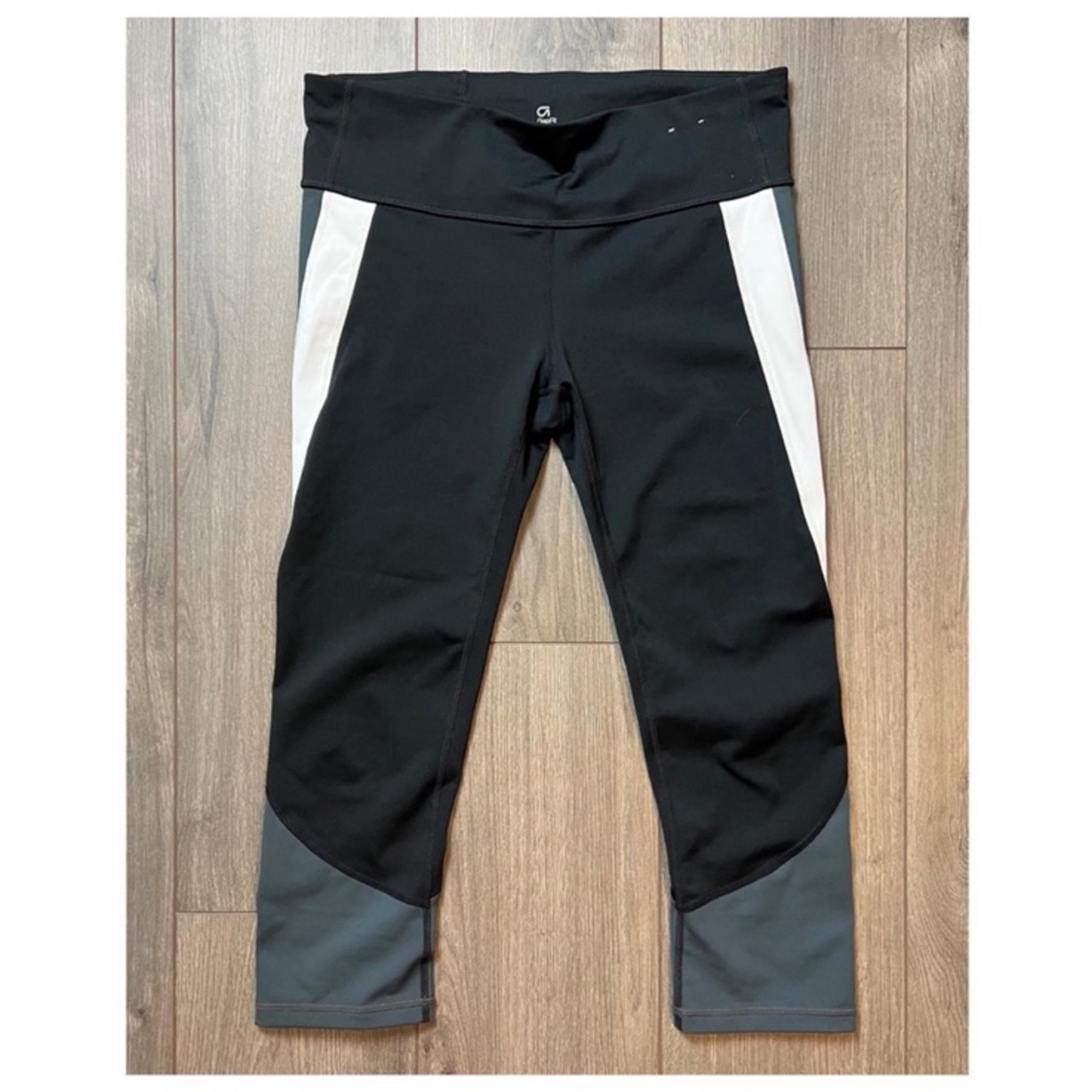 GAP FIT WOMENS COLOR BLOCK BLACK/WHITE/GRAY CROPPED STRETCH YOGA LEGGINGS SZ M