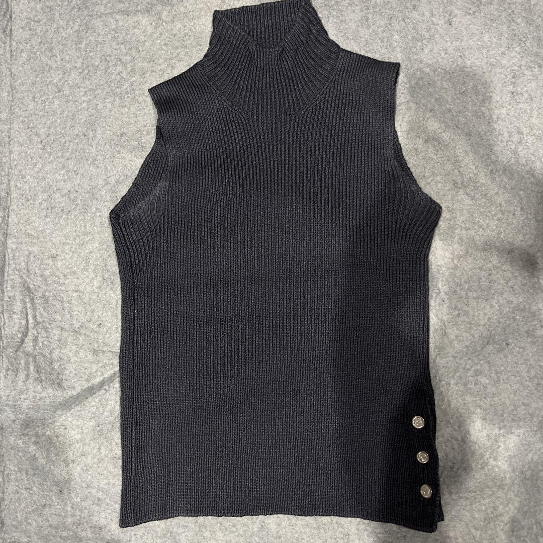 Authentic Excellent Condition HERMÈS Hermes Sleeveless Knit Dark Gray with Sellier Buttons