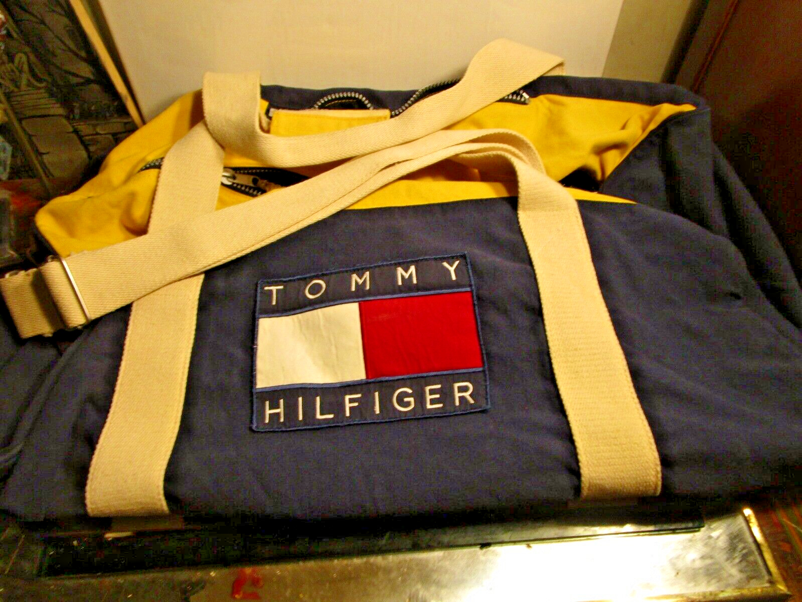 Tommy Hilfiger Vintage 90’s Retro Duffle Bag -