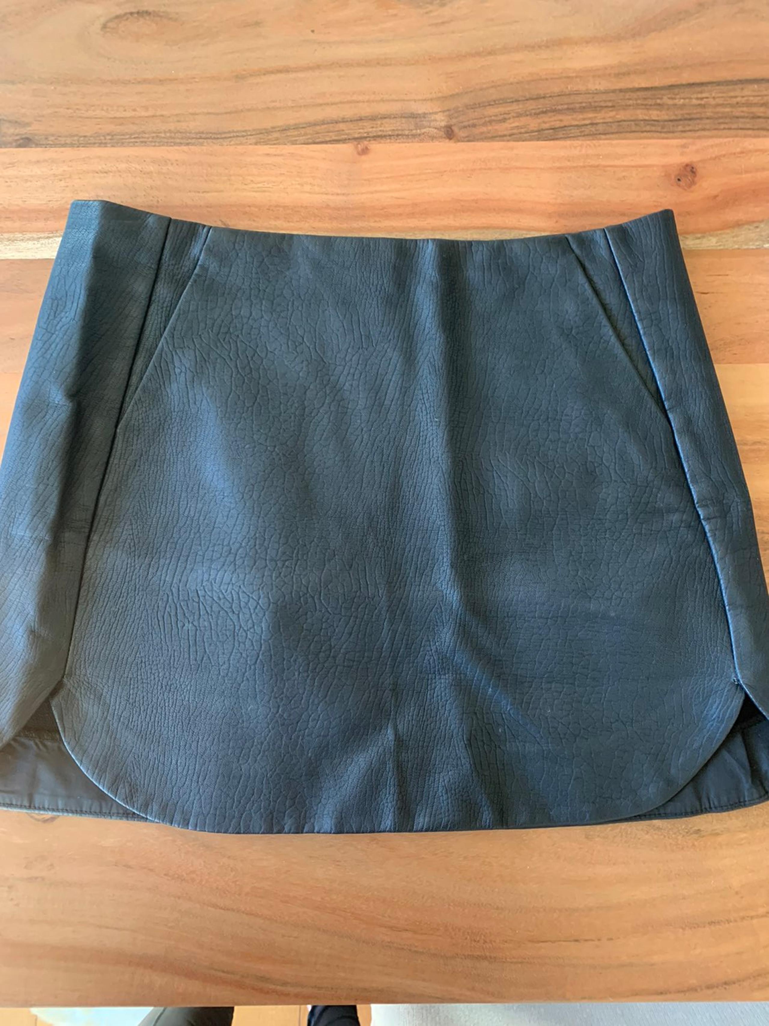 Topshop vegan leather mini skirt w/pockets and back zipper detail- 4