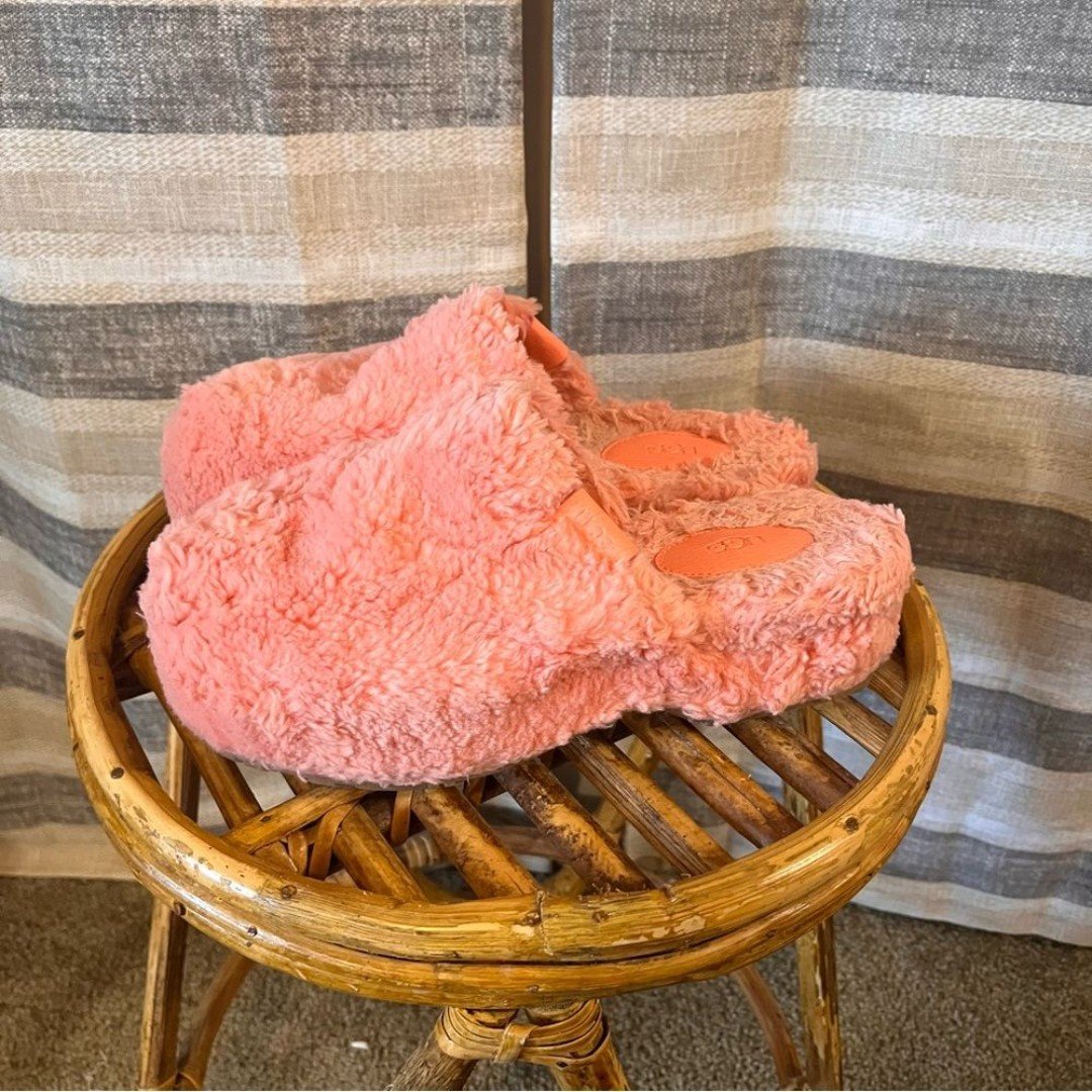 UGG Pink Fuzz Sugar Slipper Clog Size 6