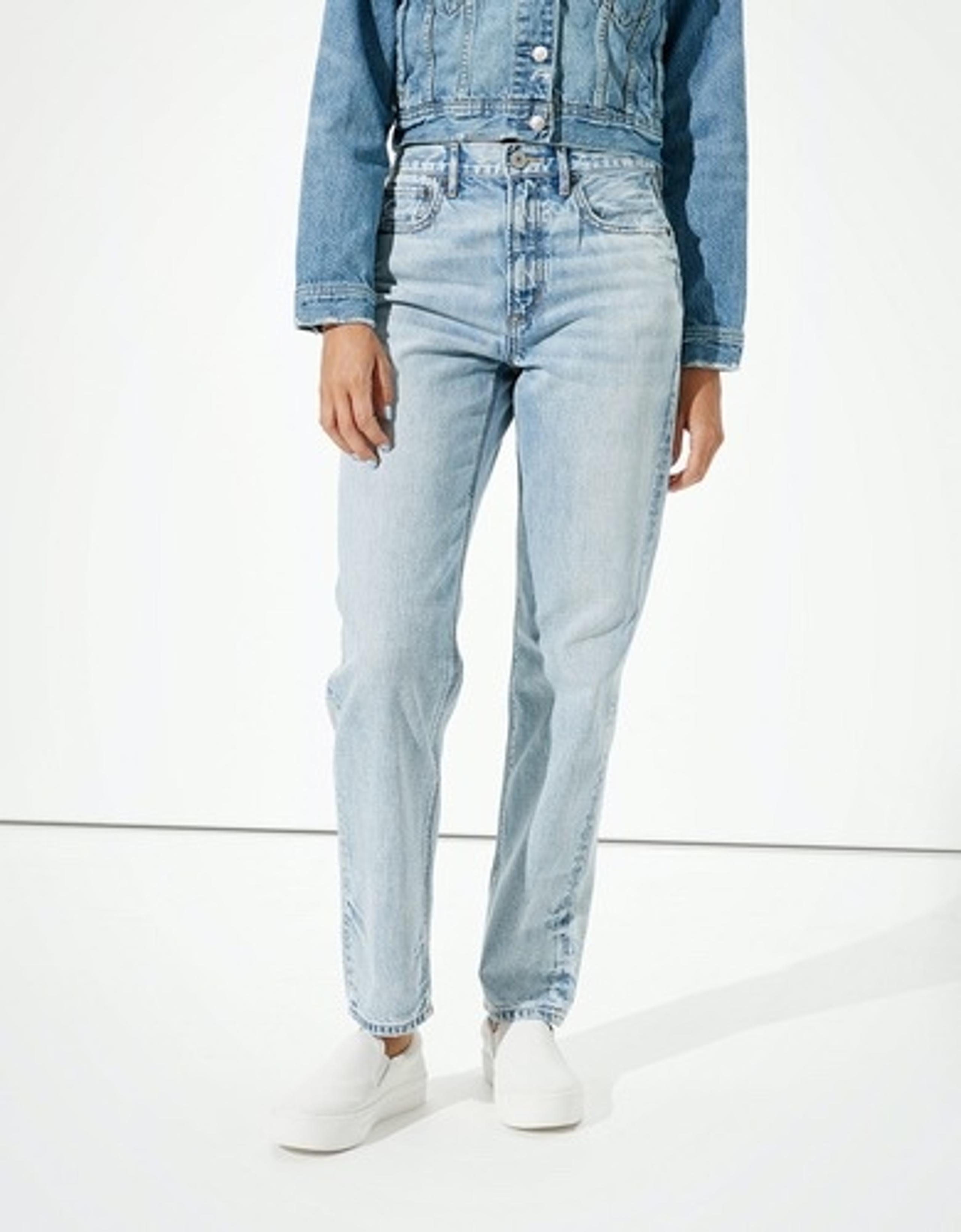 American Eagle 90’s Boyfriend Jeans Size 8