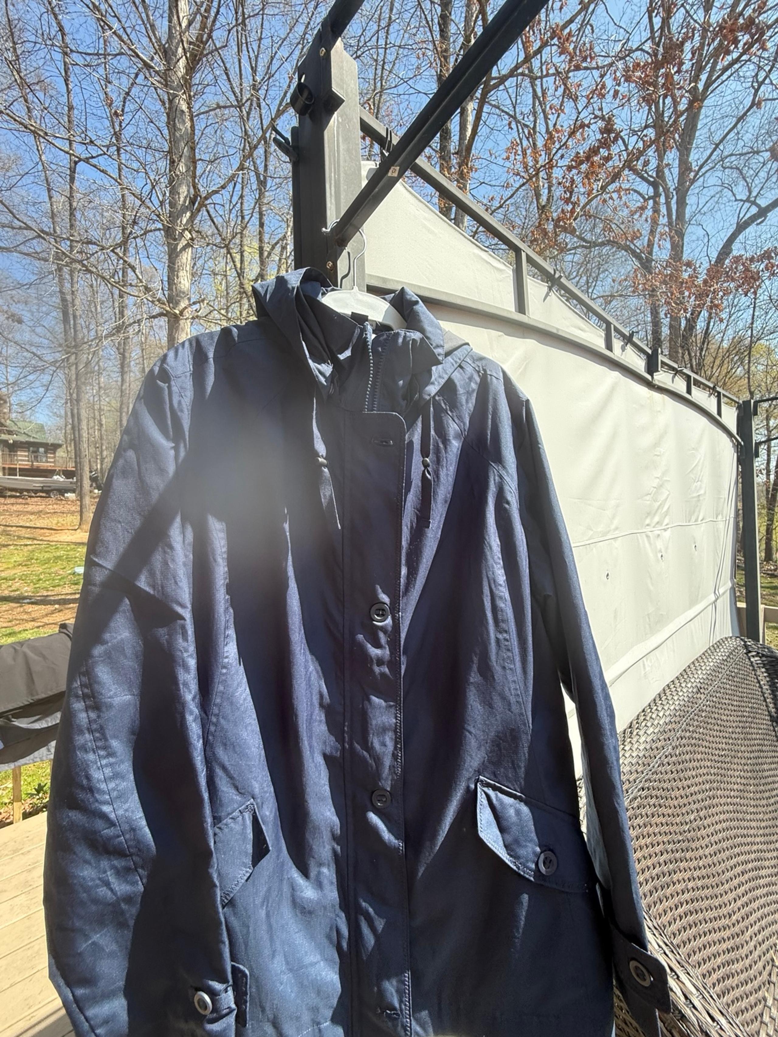 Women’s Lands End Navy Whirlwind Hooded Windbreaker Jacket