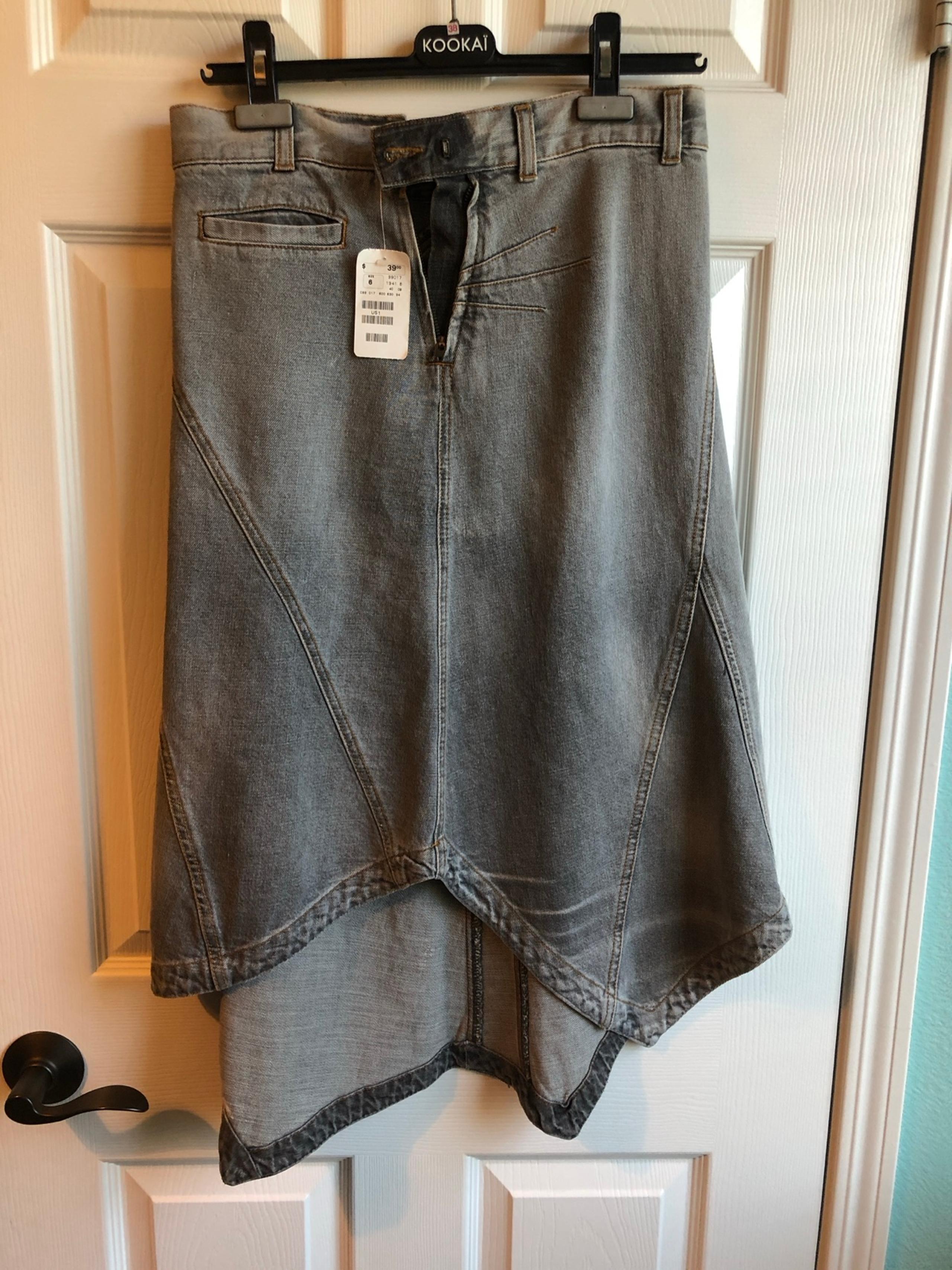 Denim skirt. 6 New