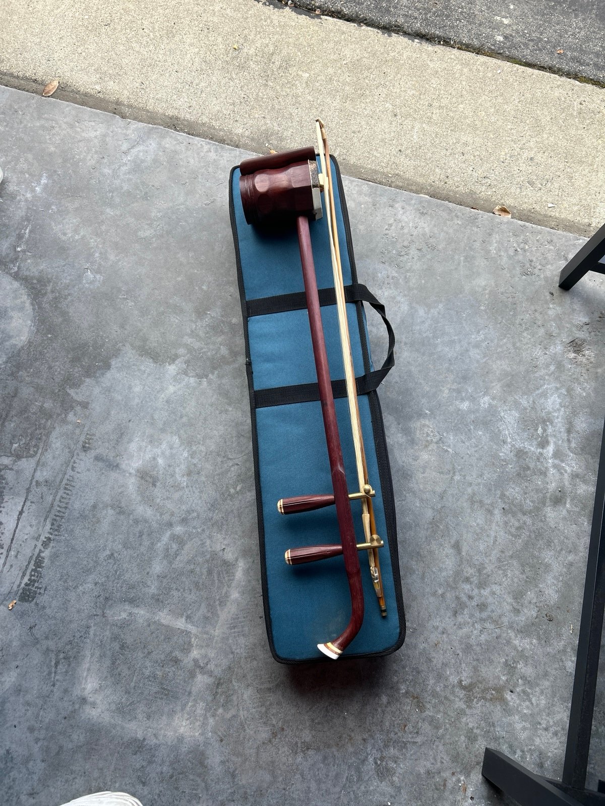 33.2 China Red Sour Branch Wood Inlay Gemstone Erhu Fiddle Musical Instruments