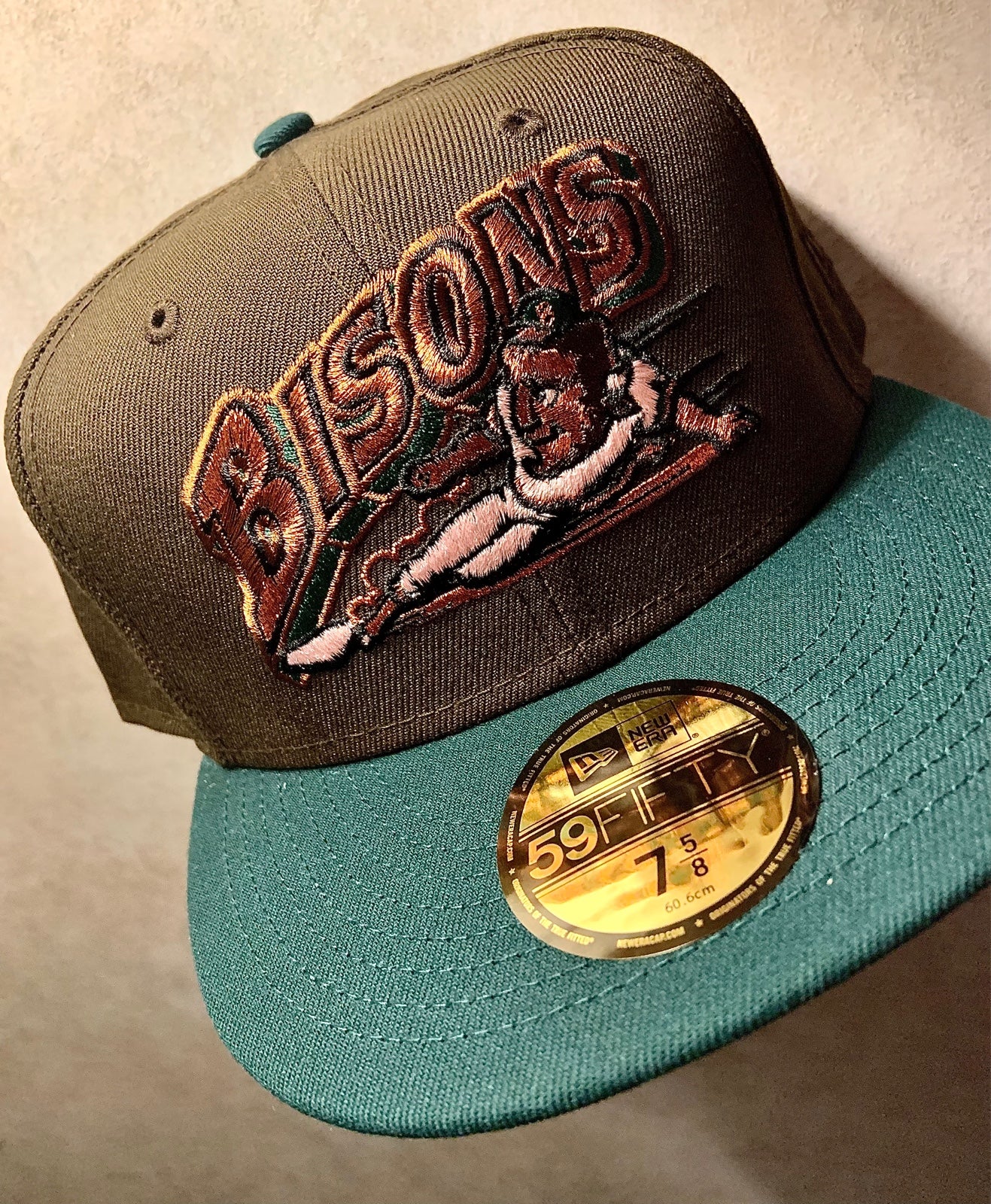 Exclusive Buffalo Bisons pinky (beef&brocc) - sz 7 5/8