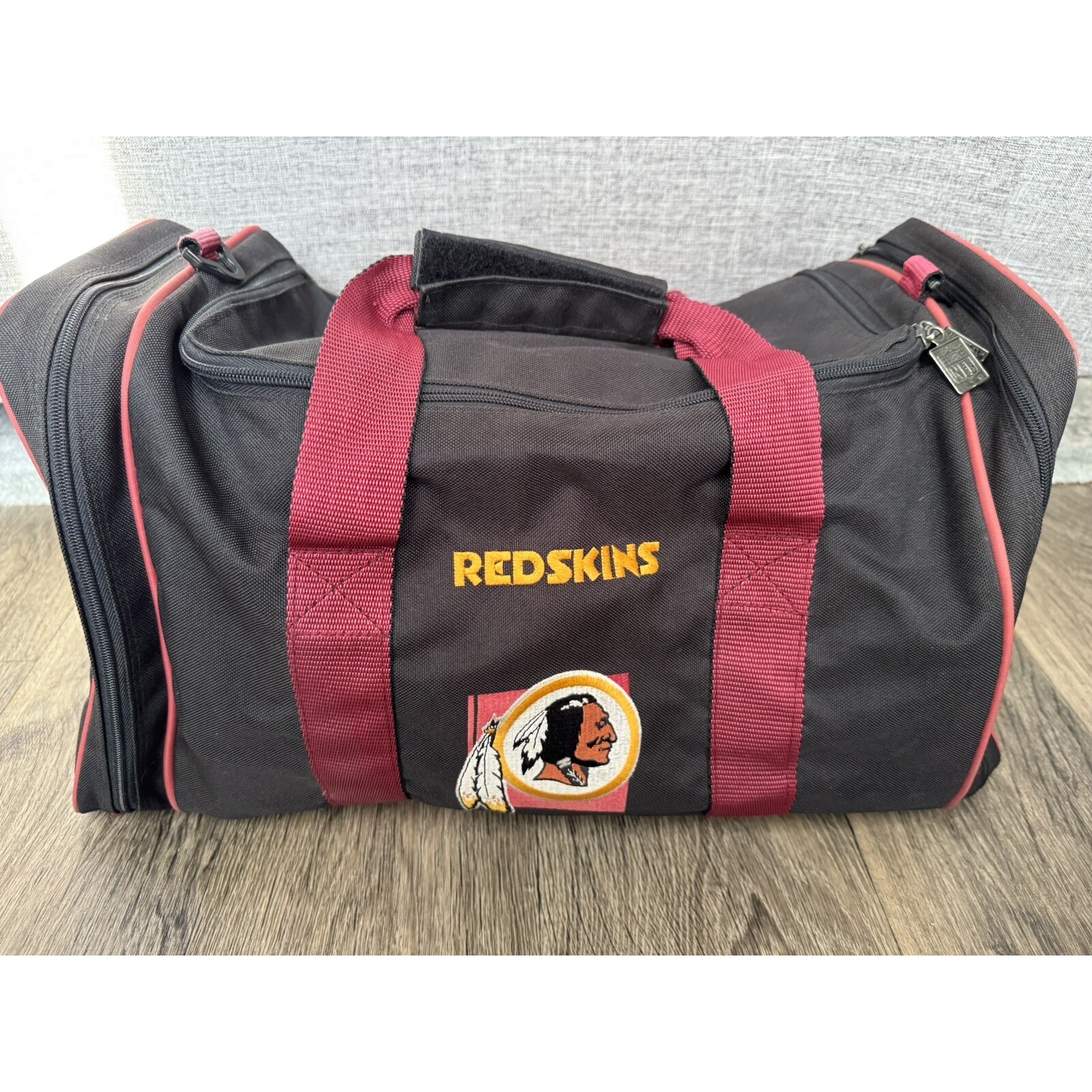 Washington Redskins Vintage Retro NFL Duffel Gym Bag Medium Size