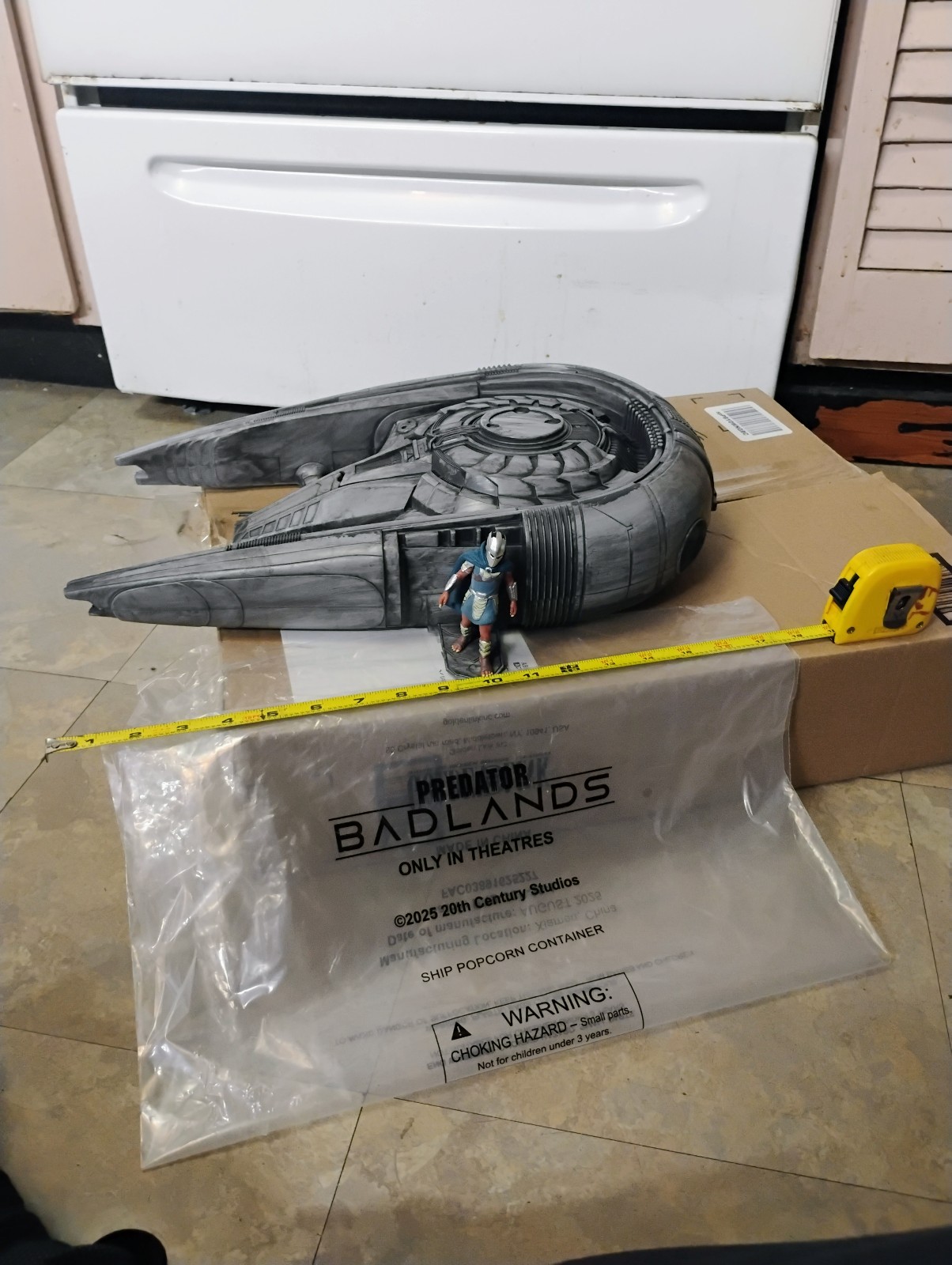 Predator Badlands scout ship popcorn bucket ships now new in hand regal cinema