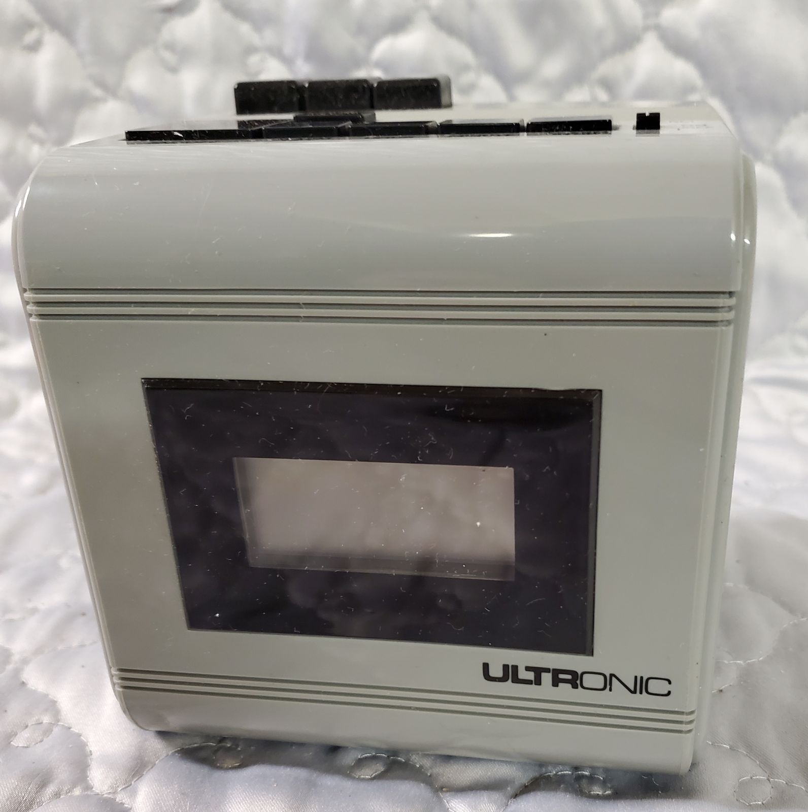 VINTAGE ULTRONIC CUBE CLOCK RADIO AUDIO CASSETTE PLAYER