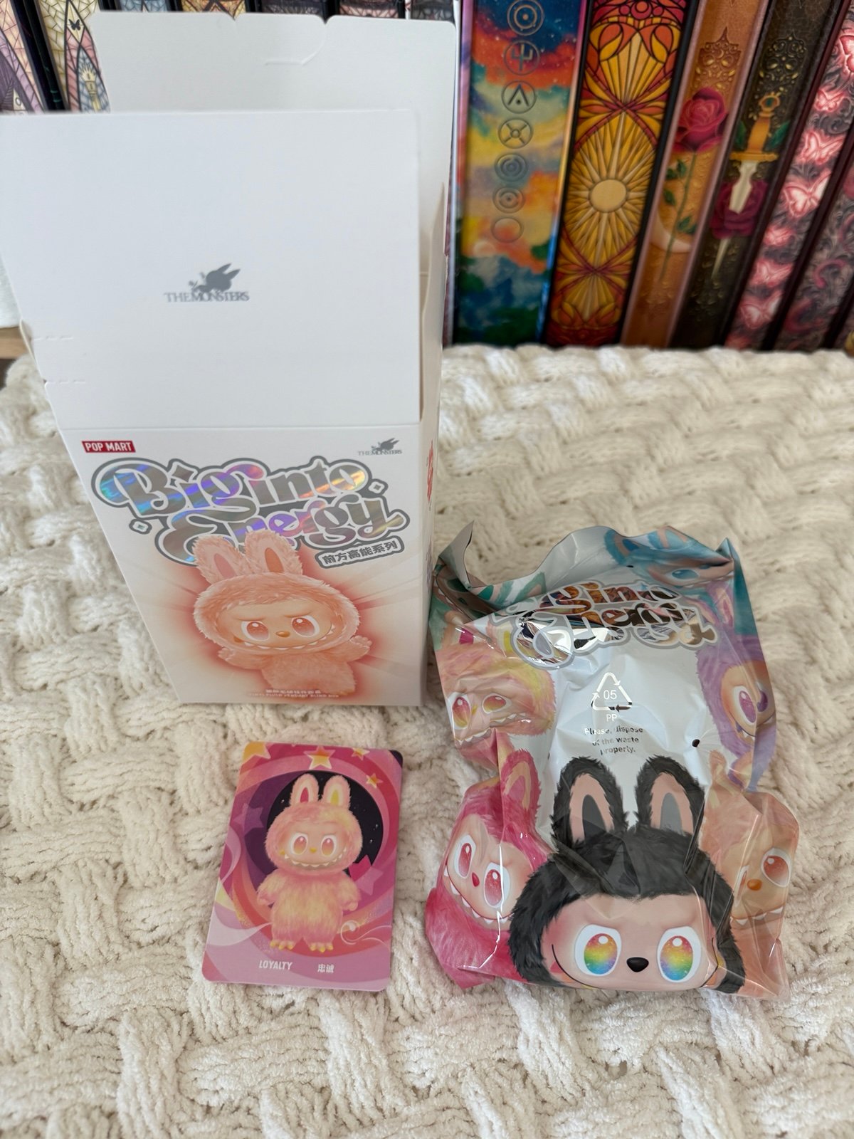Labubu: Big Into Energy Series, LOYALTY (pink) - Pop Mart (The Monsters)