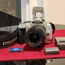 Canon EOS Rebel XTi 10.1MP Digital SLR Camera EF-S 18-55mm f/3.5-5.6 II Lens 2GB