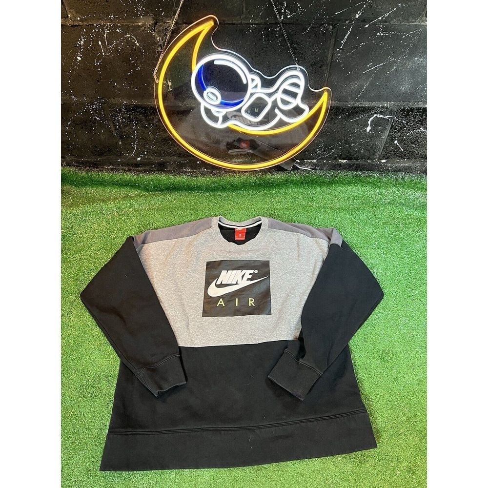Vintage Nike Air Swoosh Black/Gray Graphic Print Pullover Sweatshirt Men's L