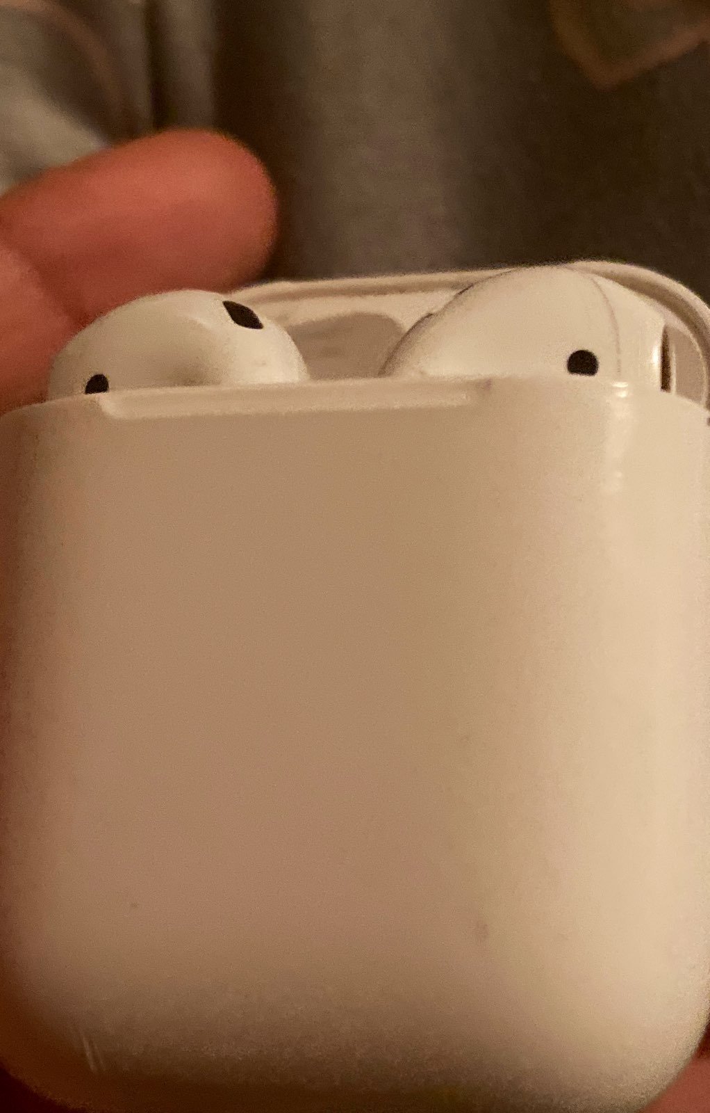 Apple AirPods charging case with airpods
