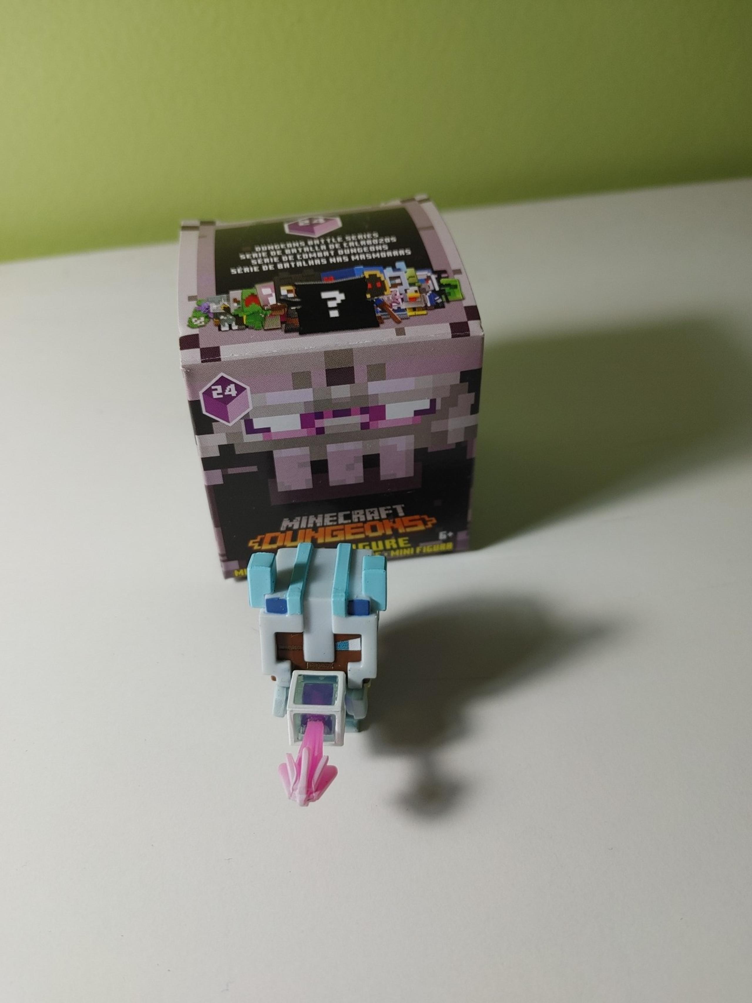 Minecraft Dungeon Series #24 Winter Warrior Mini Figure . Box Included