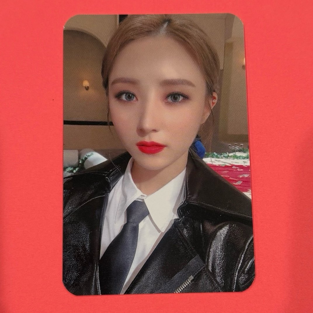 Dreamcatcher Raid of Dream Sua MMT POB Preorder Photocard
