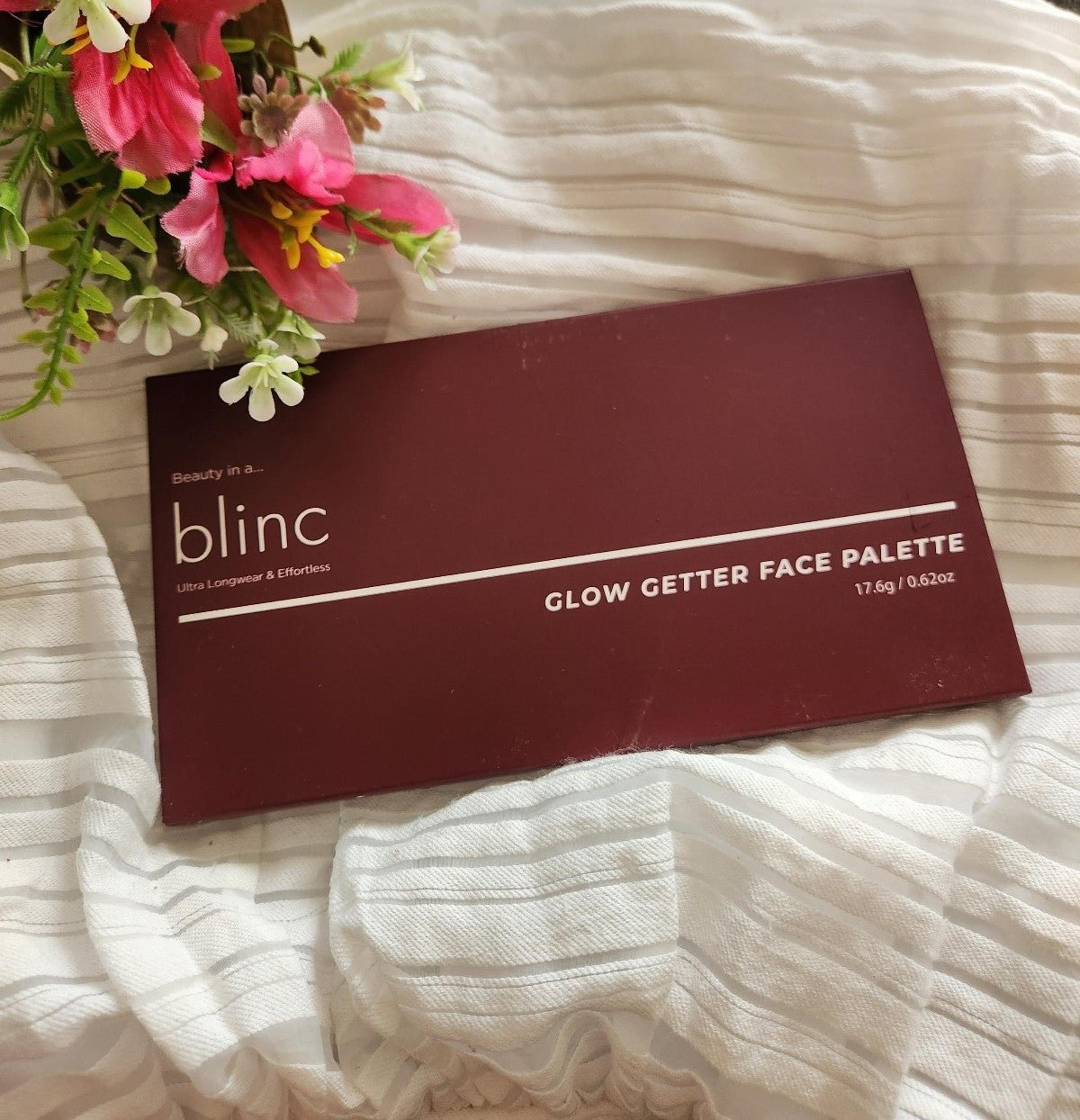 NIB Face Blush Glow Pallete BLINC