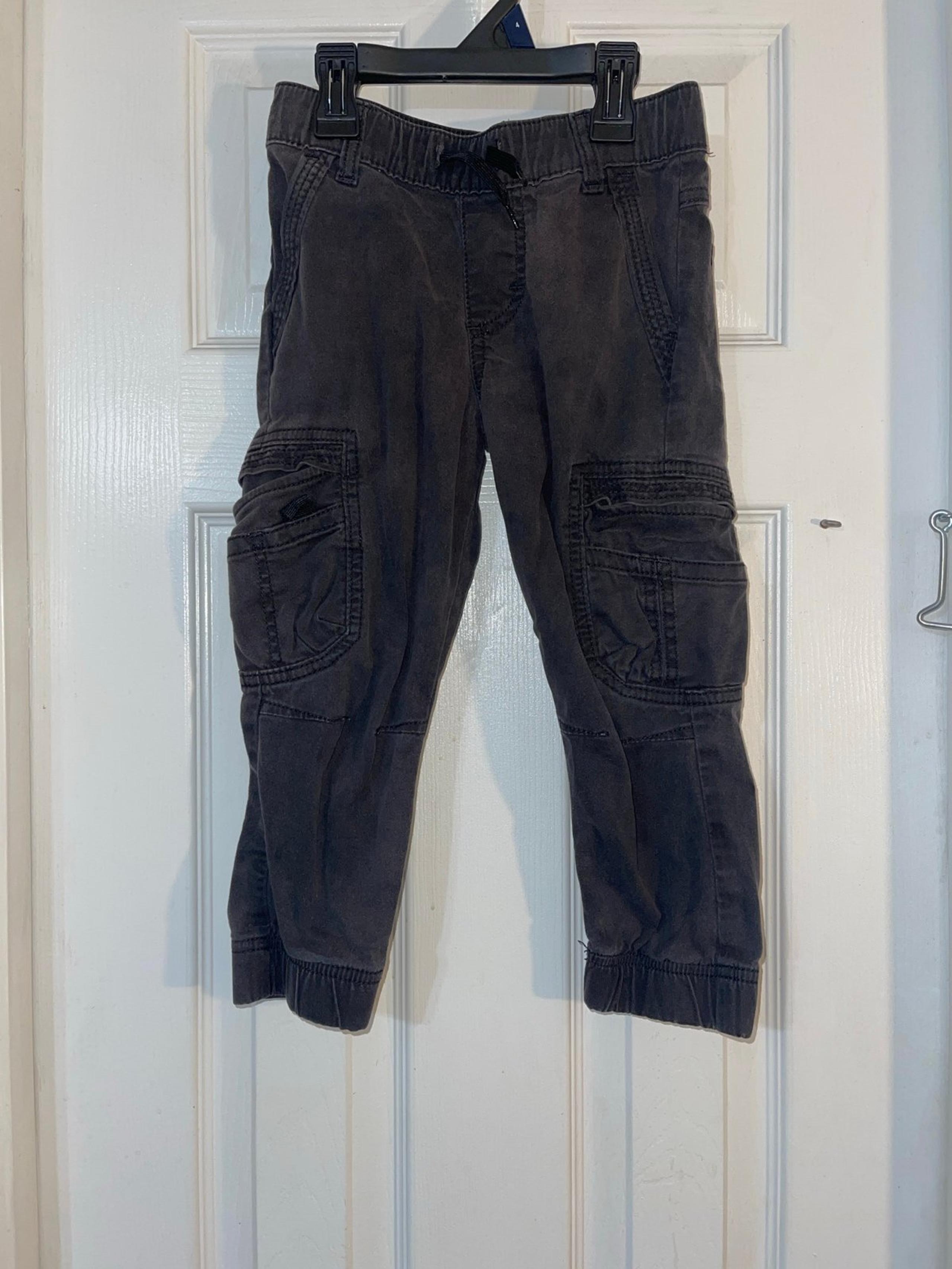Boys wrangler cargo pants size 4