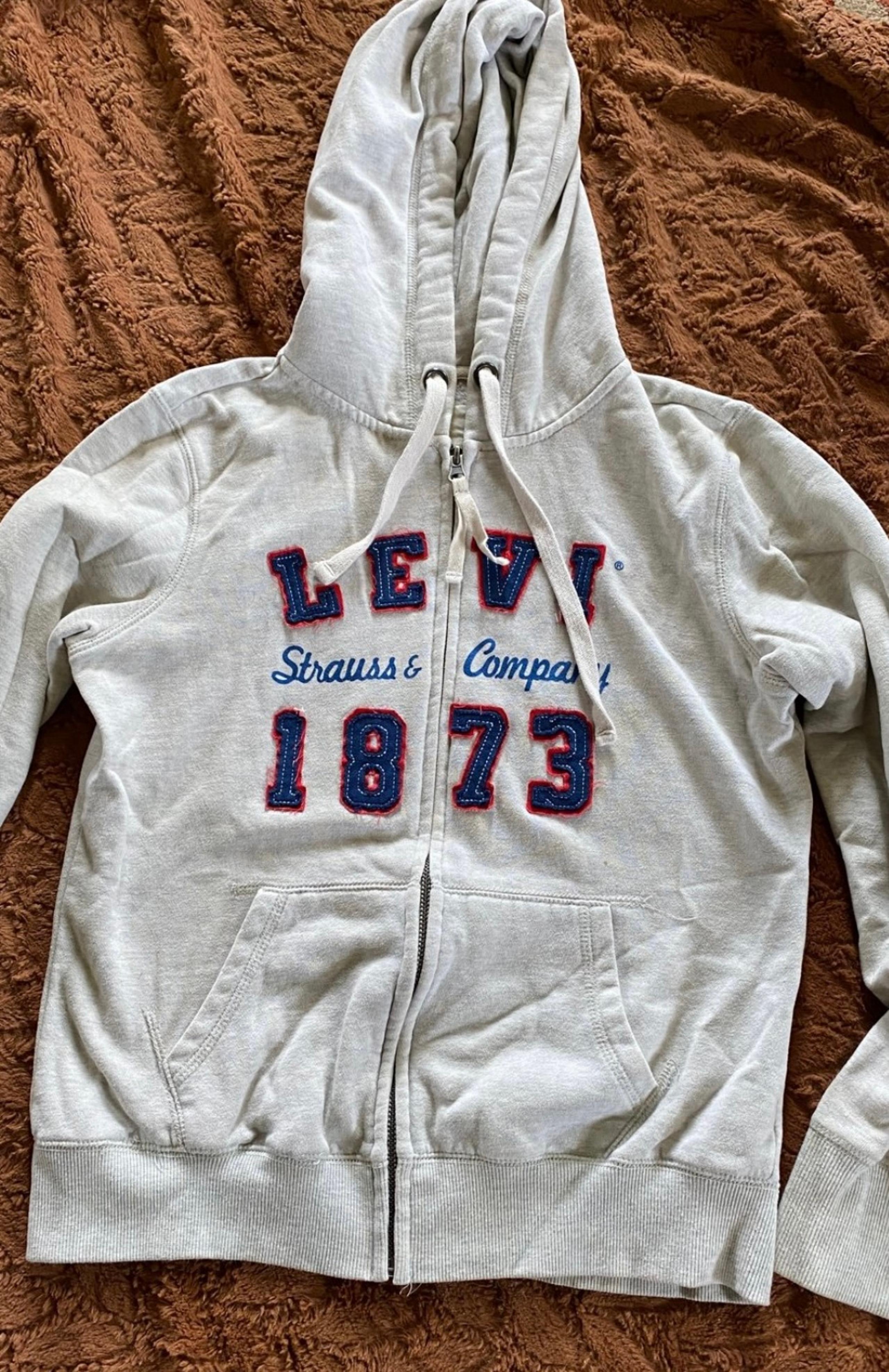 Levi sweatshirt size small.