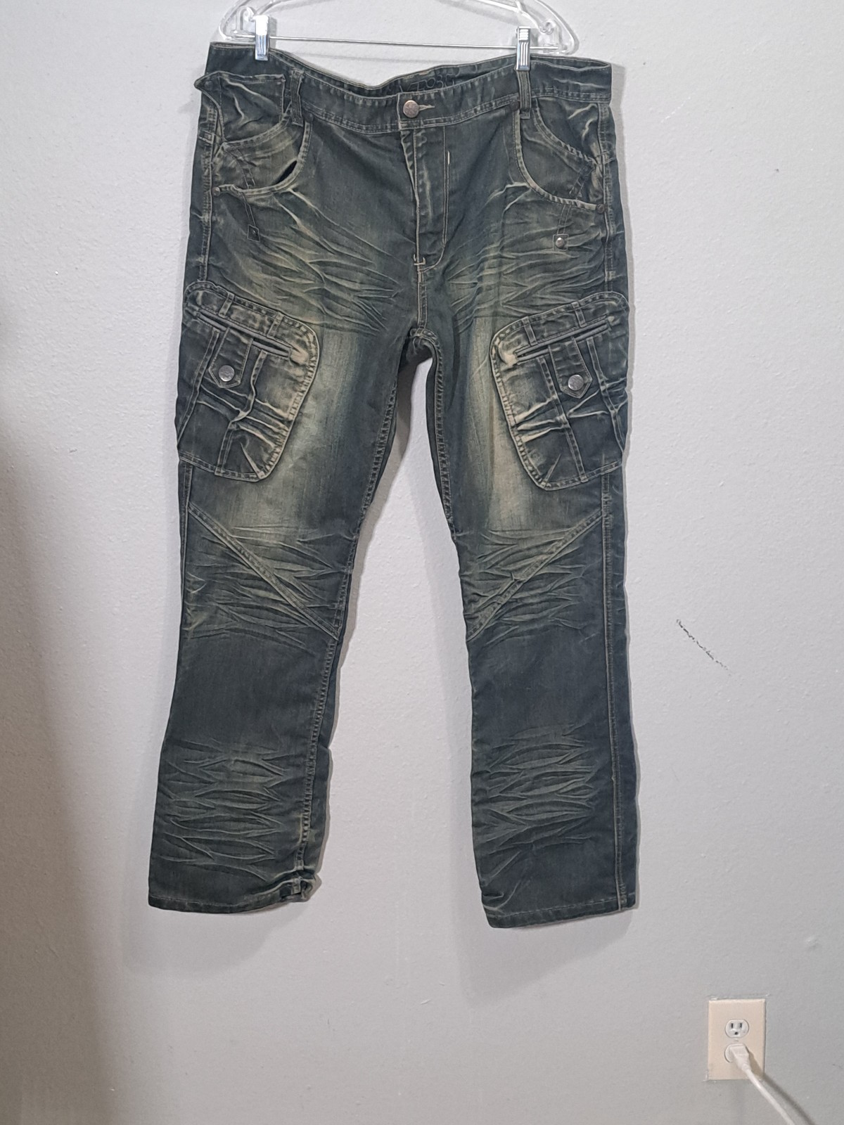 Silver 85 Distressed Slim Straight Fit Men's Jeans, Size 40/34.