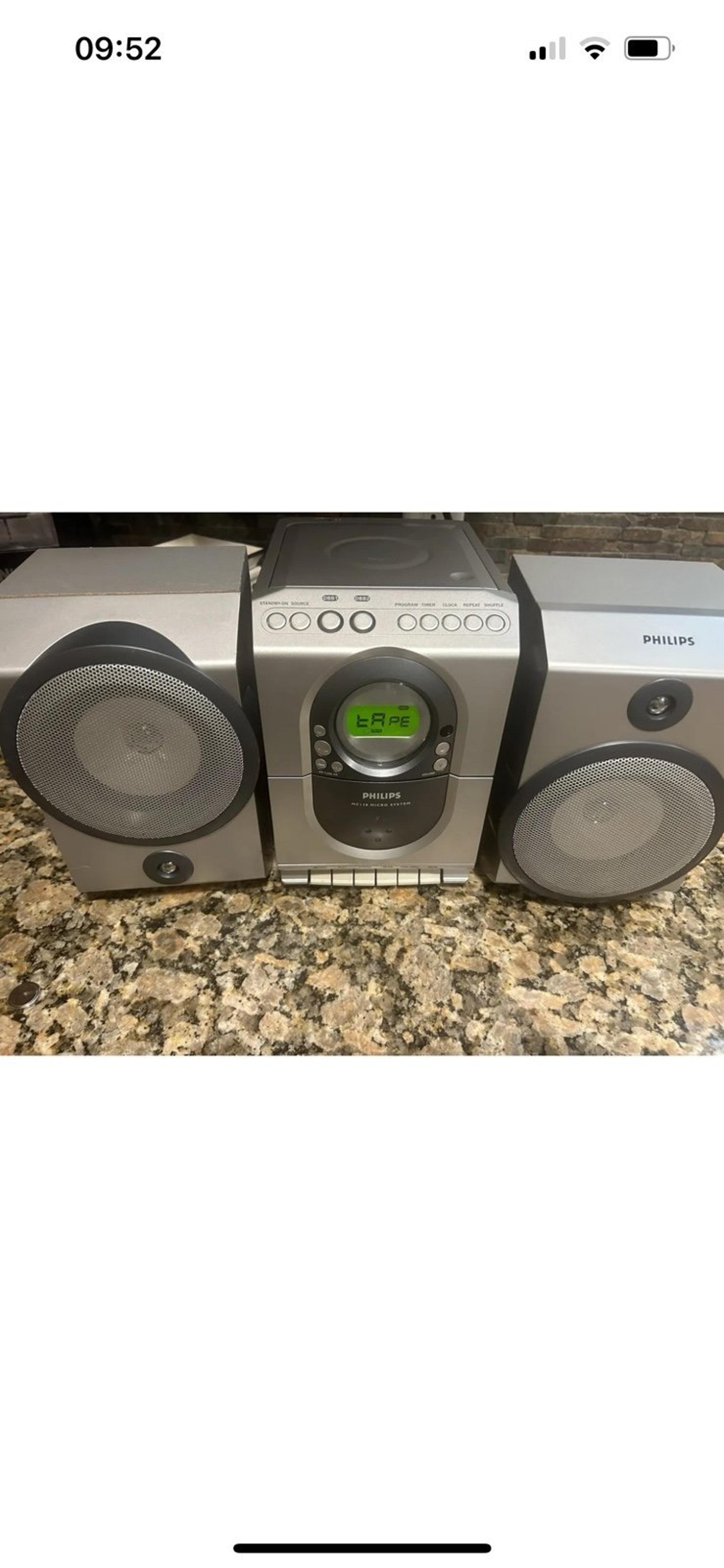 Philips MC138/37 AM/FM Radio Cassette CD Player Micro System w Remote VIDEOworks