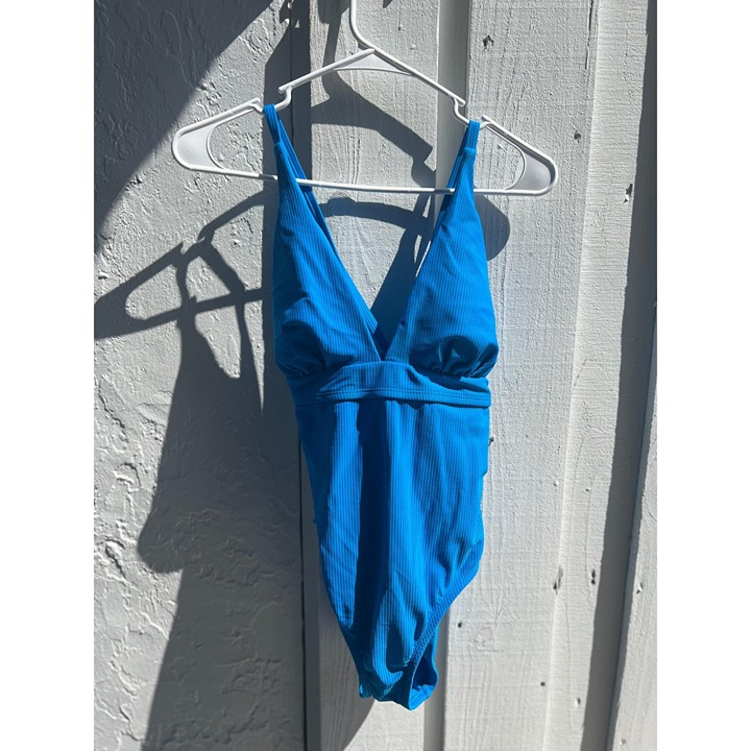 NWOT womens boutique blue one-piece bathing suit swimsuit MEDIUM