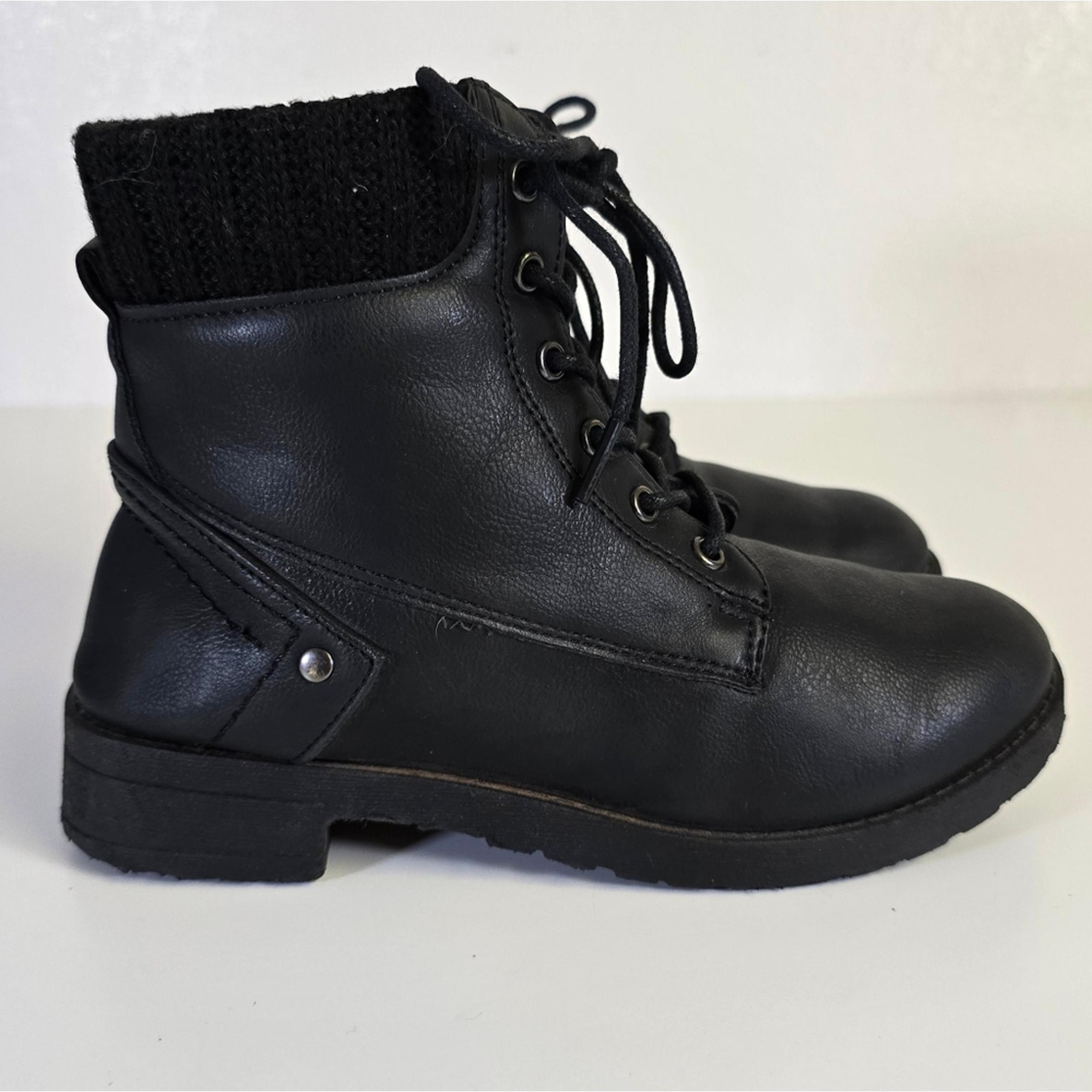 Adrienne Vittadini Alica Black High Top Boots size 1