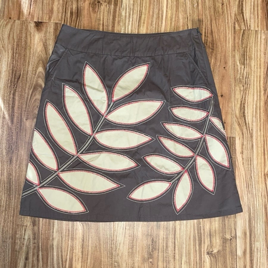 Boden women’s skirt 14 knee casual business brown tan Leaf appliqué embroider