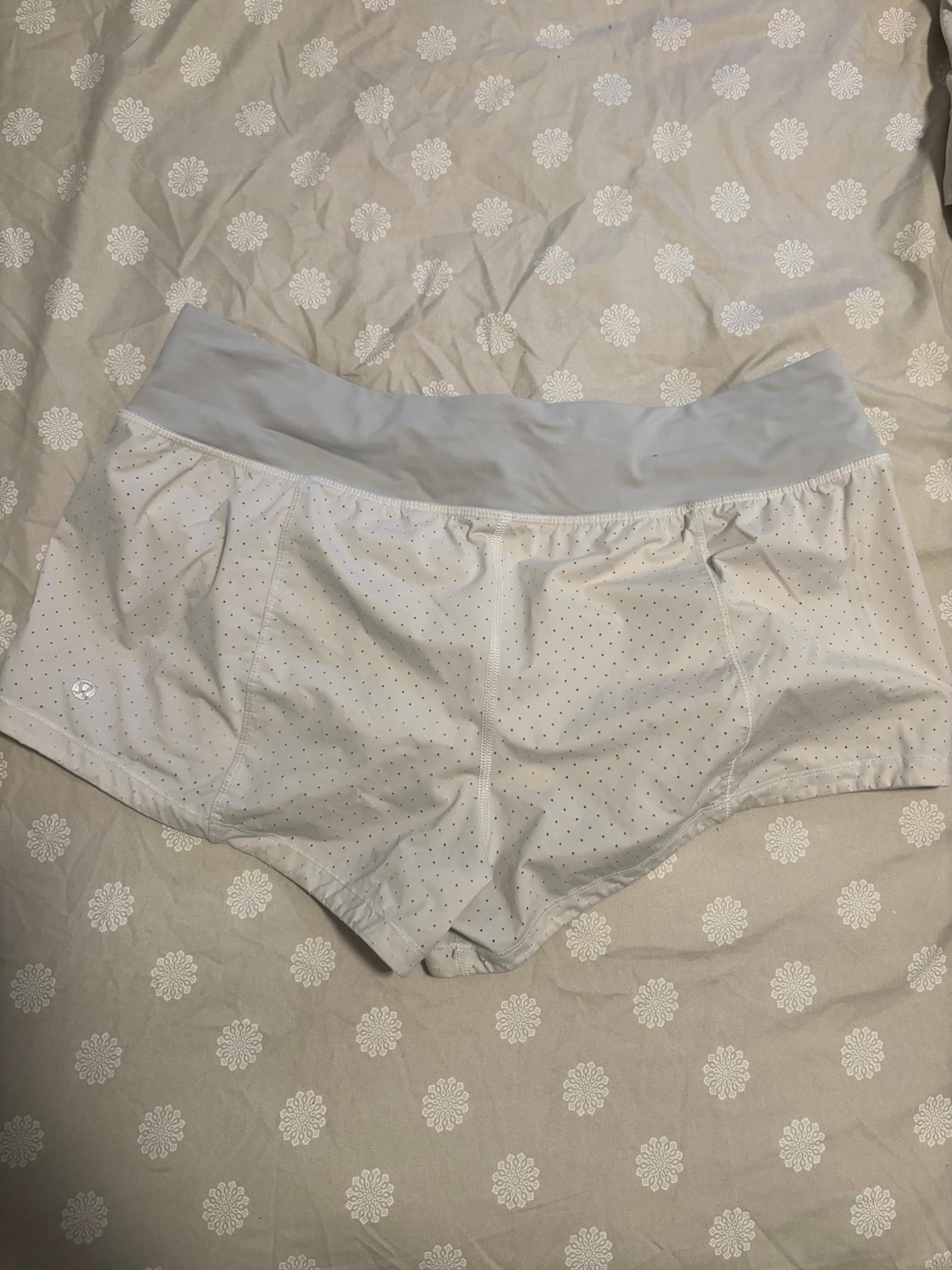 lulu lemon final lap shorts gray white size 10