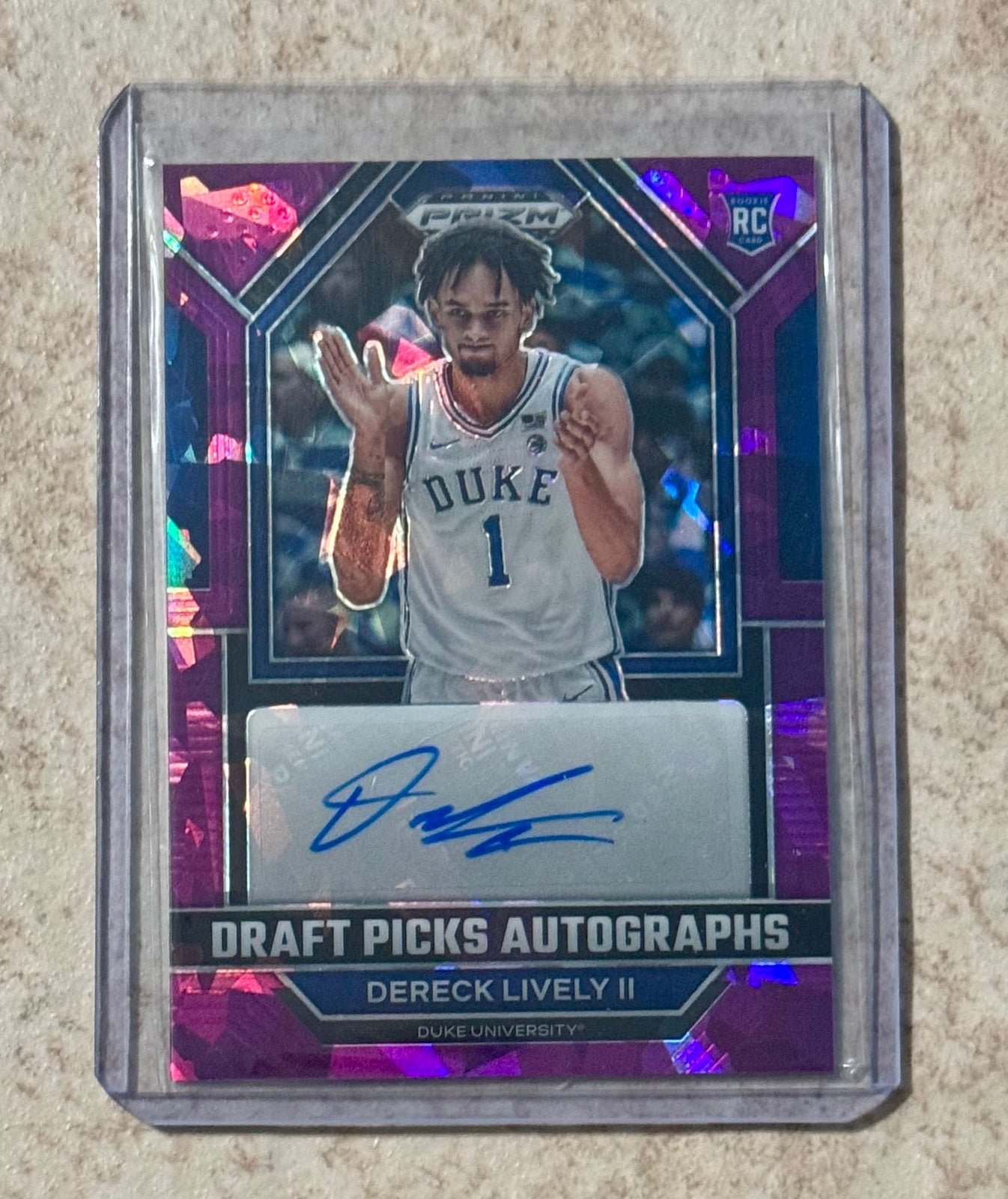 2023-24 Derek Lively II Prizm Draft Picks Rookie Auto Purple Ice DPA-DLV #d/99