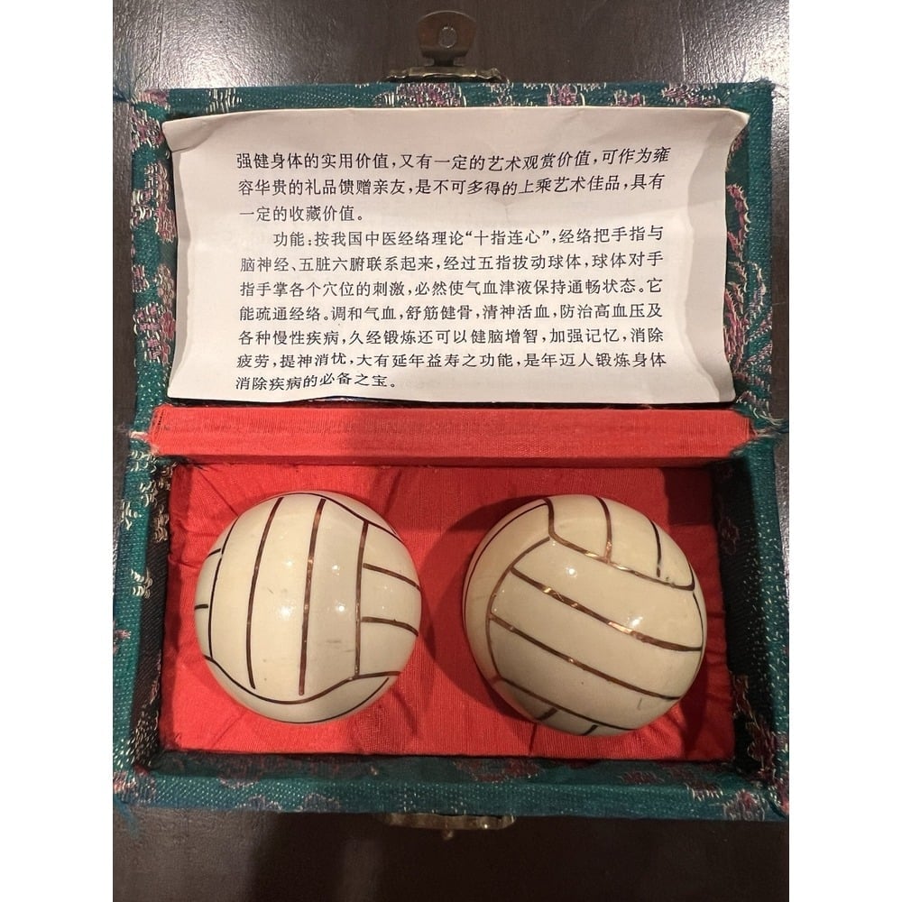 VTG Musical Brass Inlaid Baoding Massage Balls Org Silk Storage Box Volleyballs
