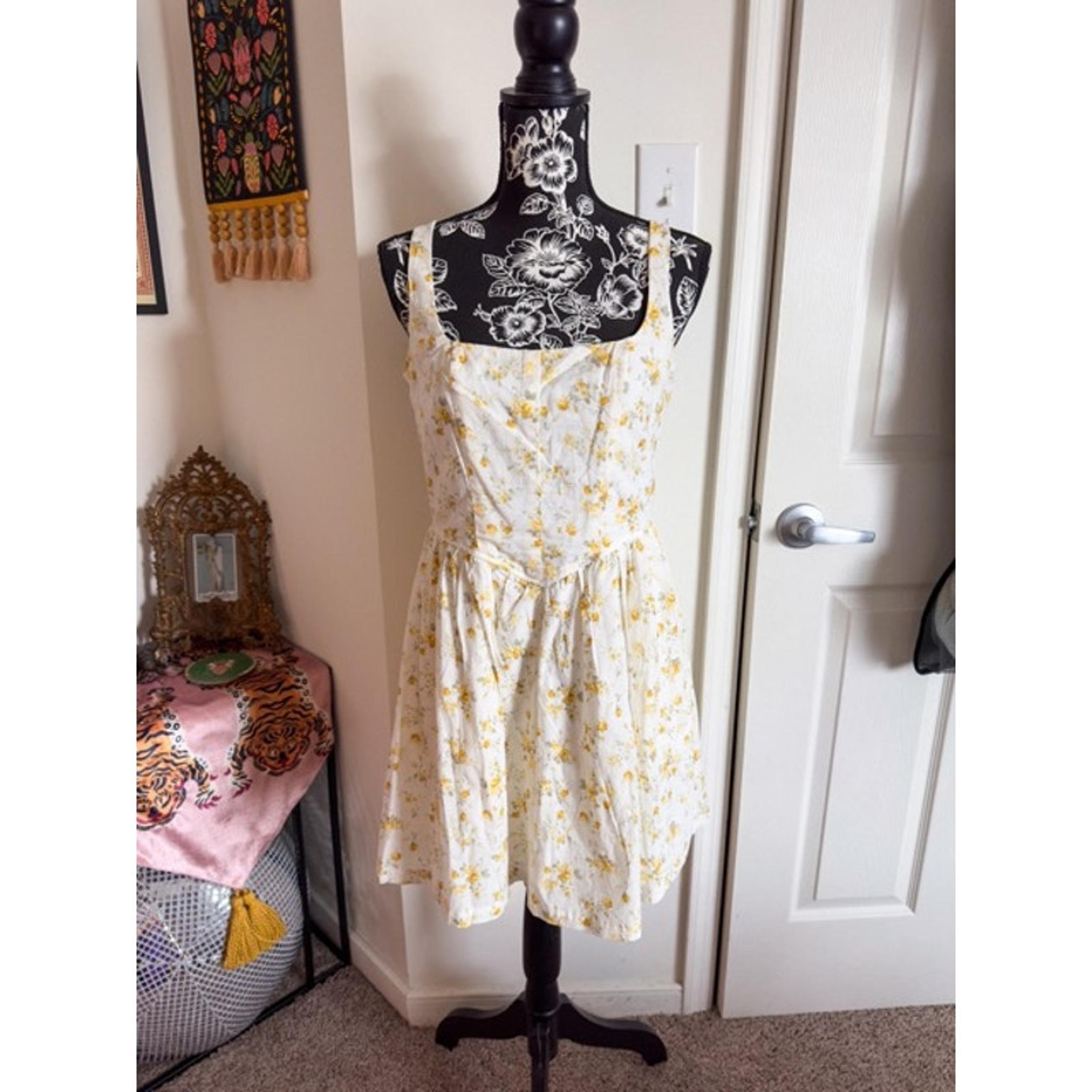 NWOT Trixxi Romantic Yellow Cottagecore Corset-Style Sundress Women's Size L