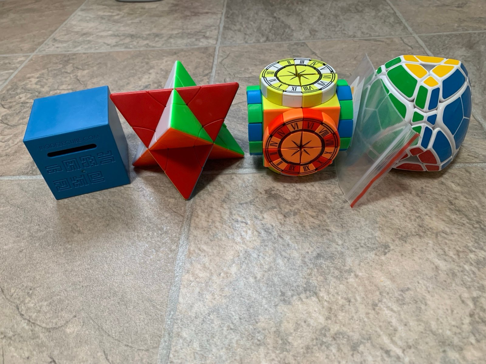 Twisty puzzles/ Speedcubes/ Rubik’s cubes