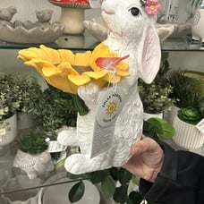 Gorgeous solar bird feeder - bunny with flowers 17”