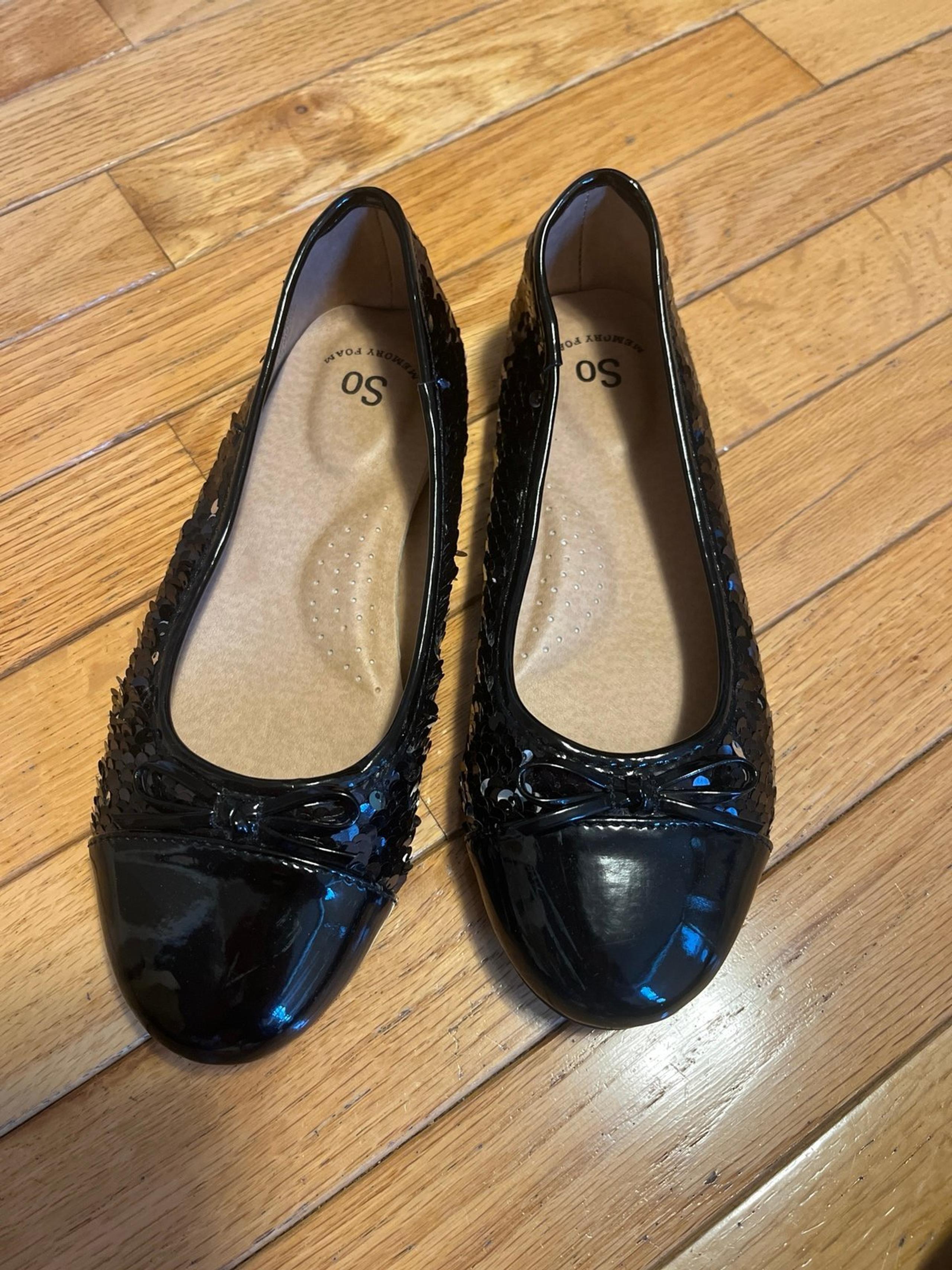 Girls’ sequin ballet flats size 4