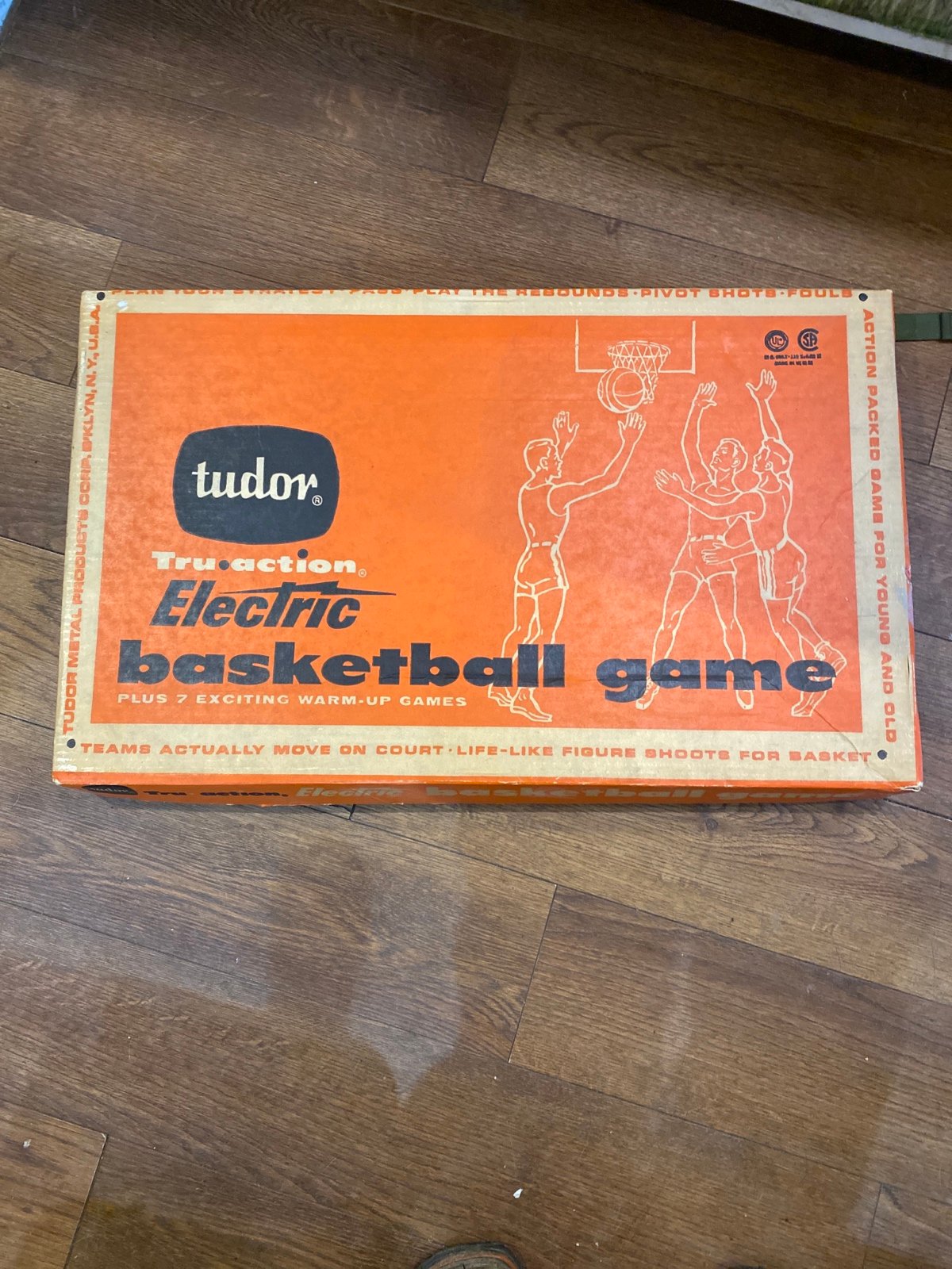 Vintage Tudor electric basketball game