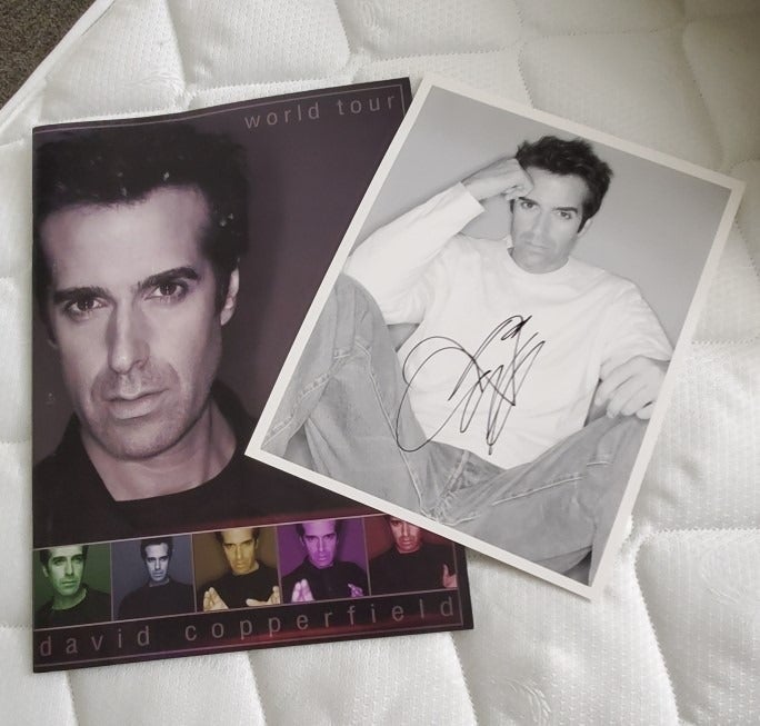DAVID COPPERFIELD WORLD TOUR BOOK AND AUTOGRAPGHED PHOTO