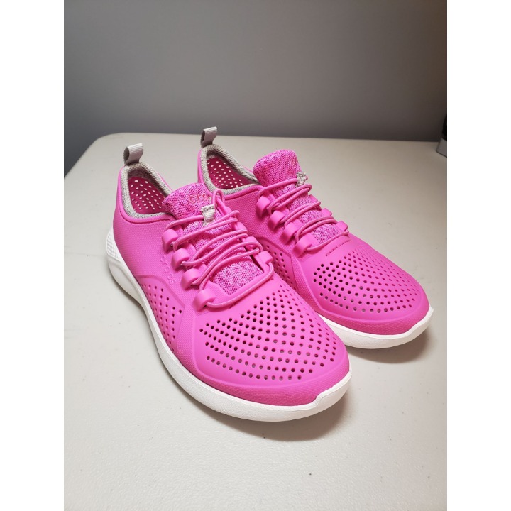 Crocs Literide Pacer Sneaker Electric Pink Big Girl Size 3.